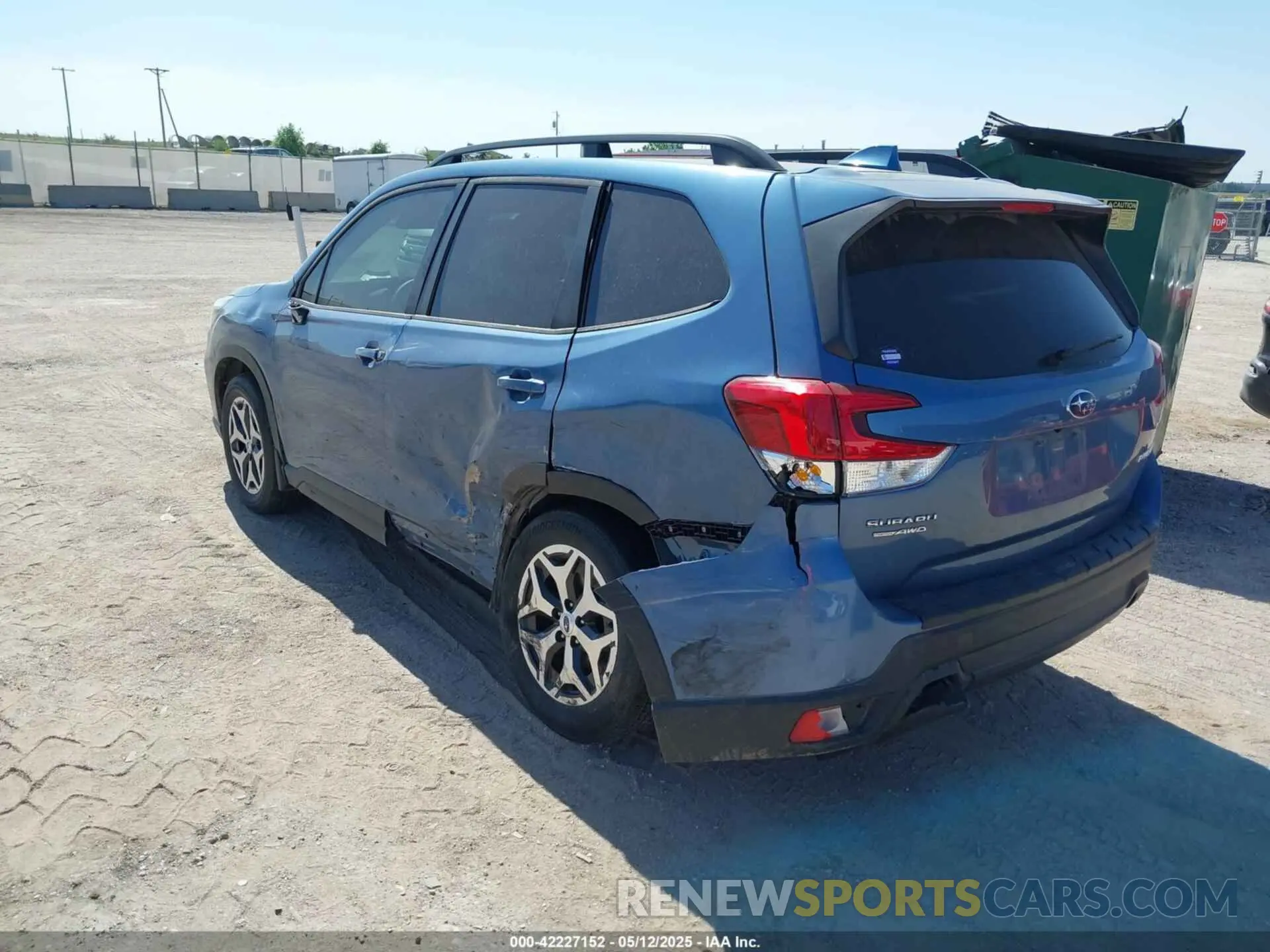 3 fotografías del automóvil dañado JF2SKAGC1KH545610 SUBARU FORESTER 2019