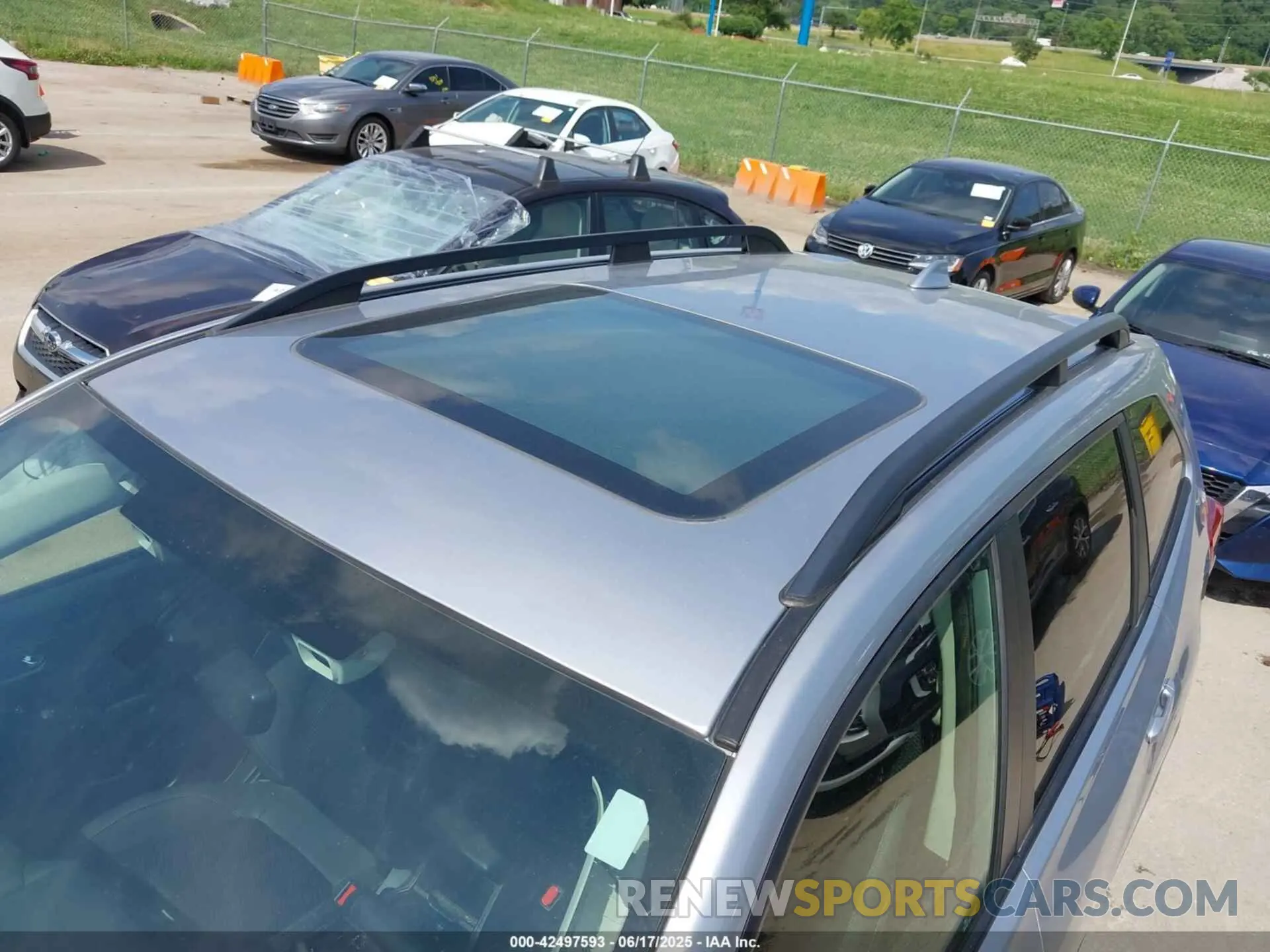 17 fotografías del automóvil dañado JF2SKAGC3KH443287 SUBARU FORESTER 2019