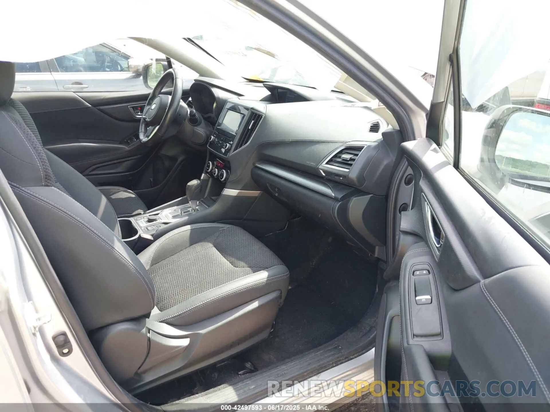 5 fotografías del automóvil dañado JF2SKAGC3KH443287 SUBARU FORESTER 2019