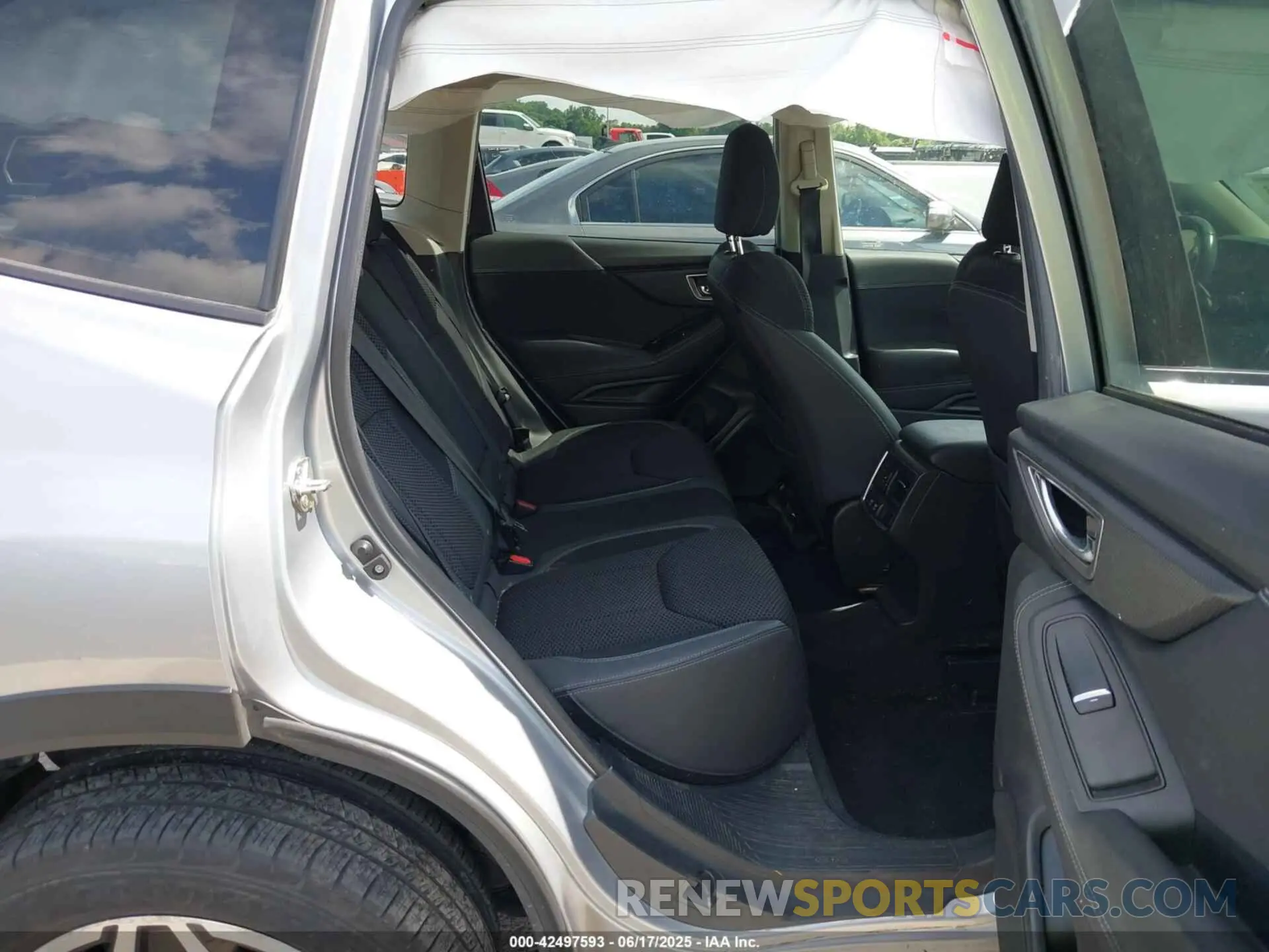 8 fotografías del automóvil dañado JF2SKAGC3KH443287 SUBARU FORESTER 2019