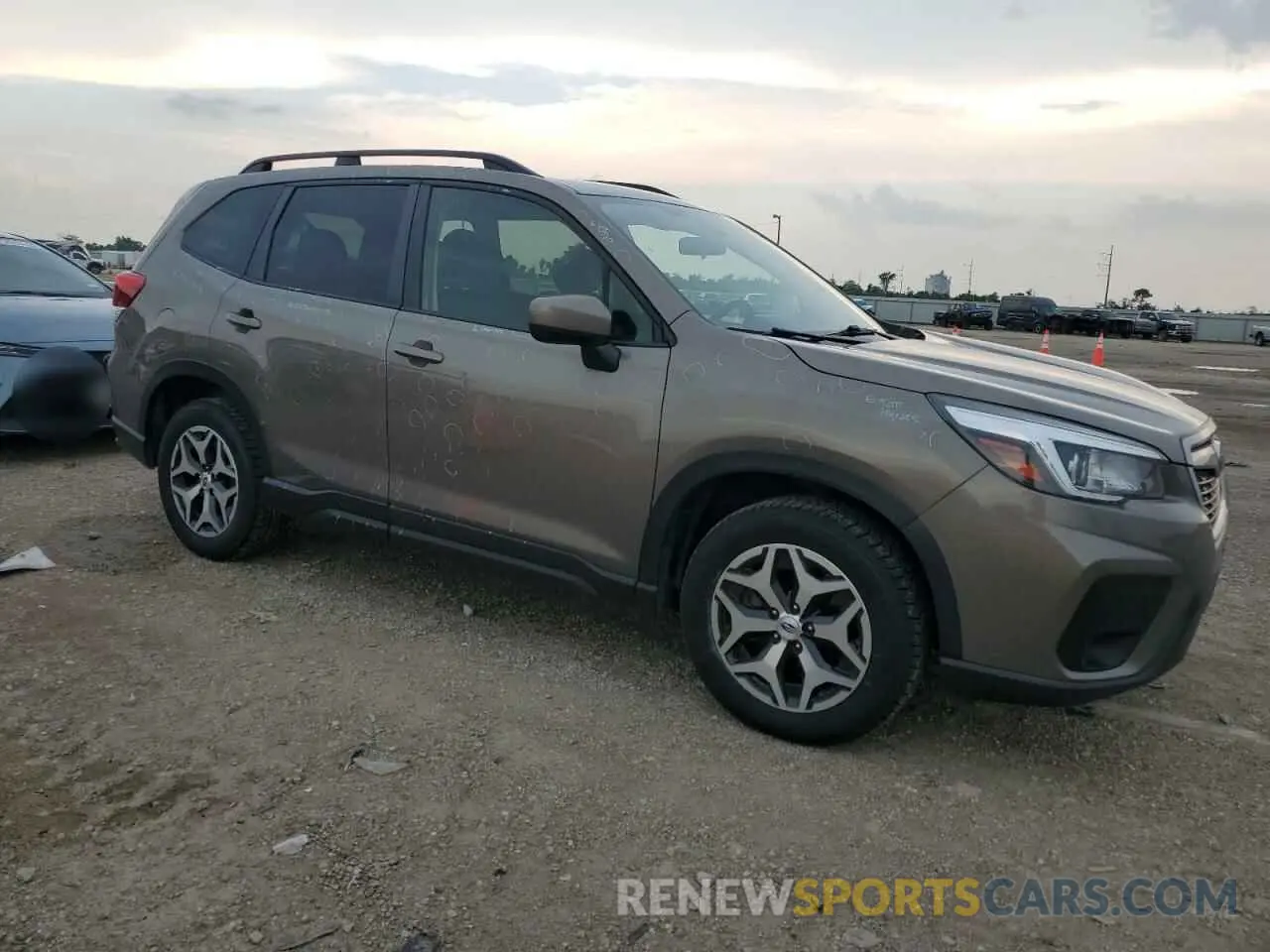 4 fotografías del automóvil dañado JF2SKAGC3KH509370 SUBARU FORESTER 2019