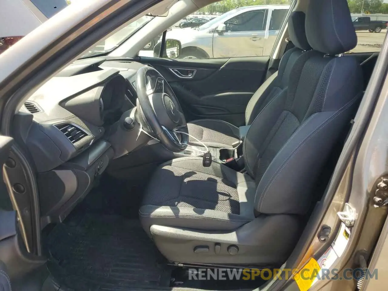 7 fotografías del automóvil dañado JF2SKAGC6KH587951 SUBARU FORESTER 2019