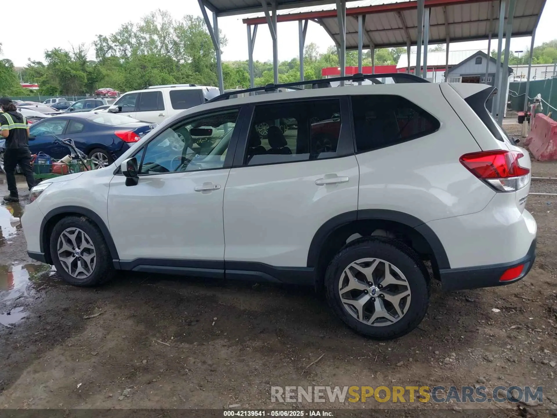 15 fotografías del automóvil dañado JF2SKAGC7KH469634 SUBARU FORESTER 2019