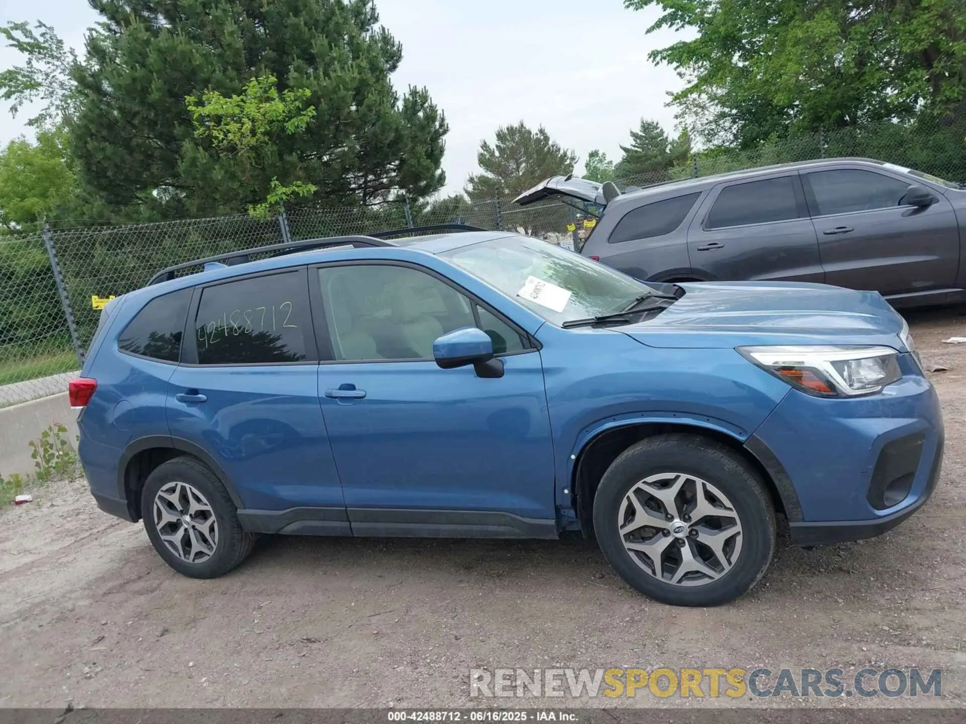 13 fotografías del automóvil dañado JF2SKAGCXKH442640 SUBARU FORESTER 2019
