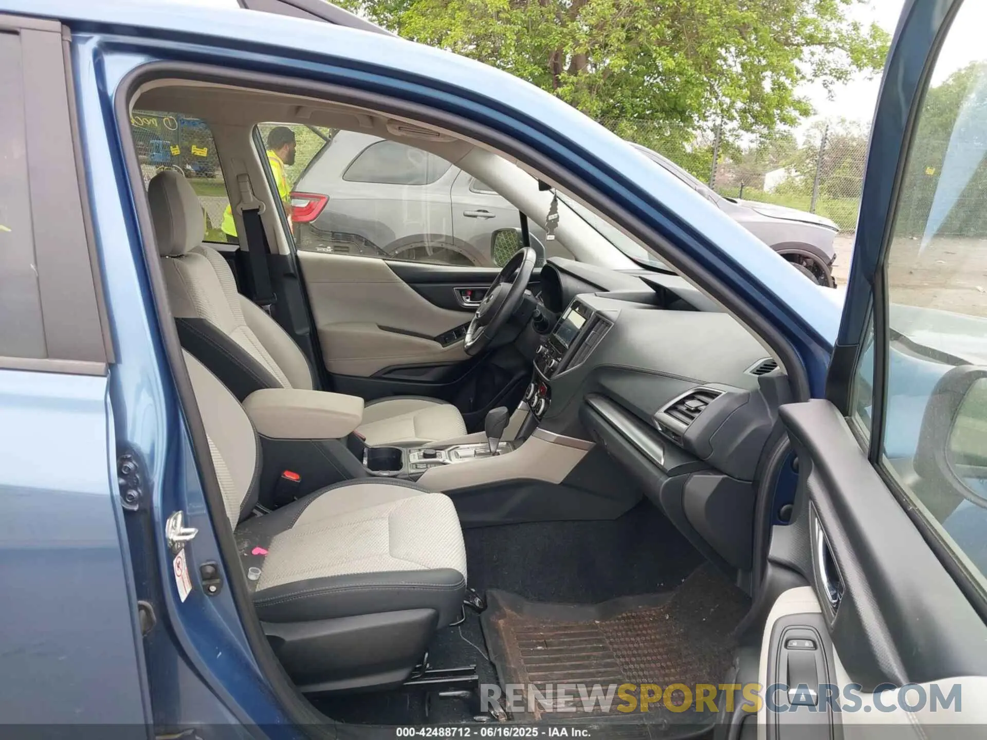 5 fotografías del automóvil dañado JF2SKAGCXKH442640 SUBARU FORESTER 2019
