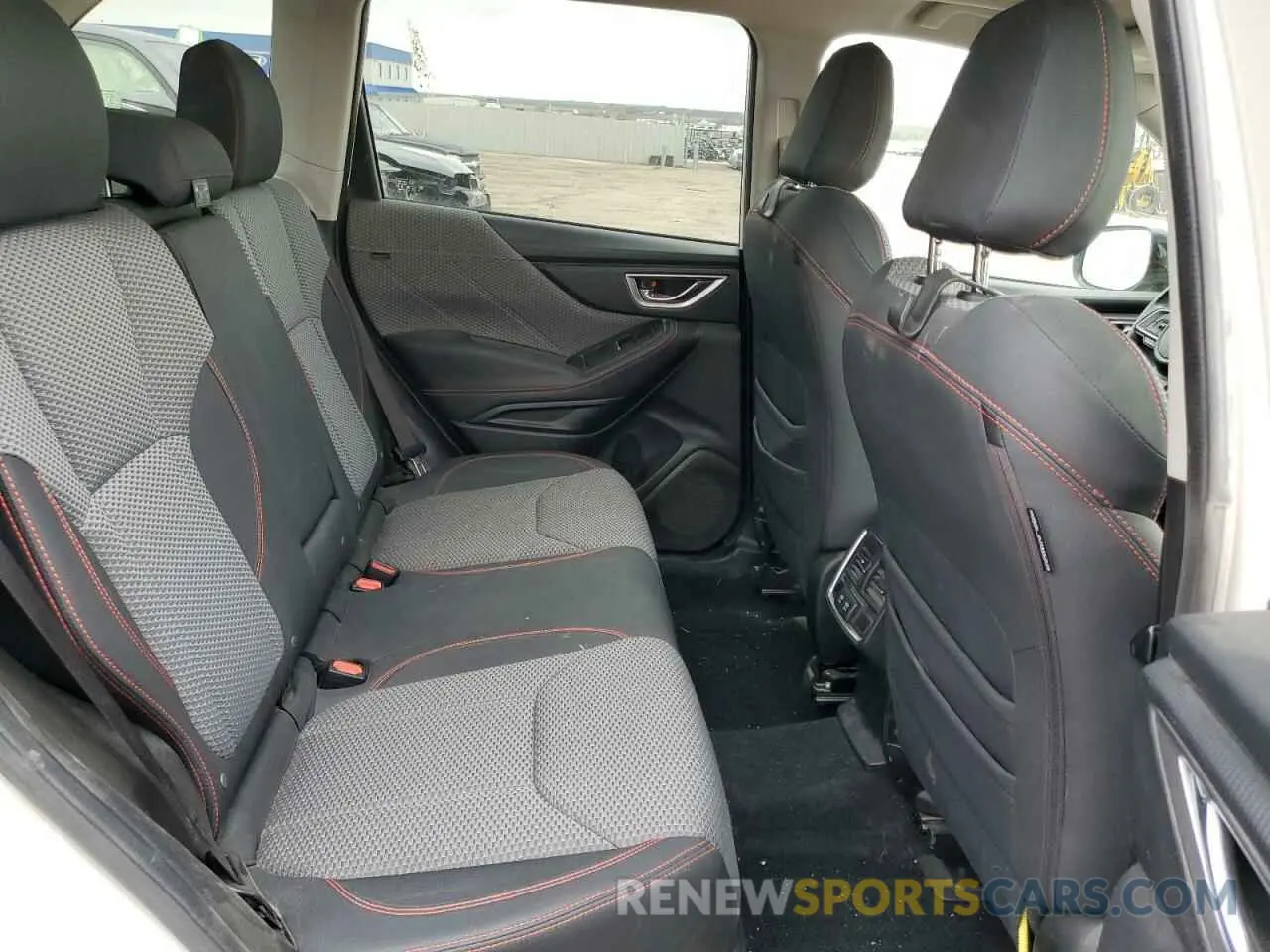 11 fotografías del automóvil dañado JF2SKAPC8KH512880 SUBARU FORESTER 2019