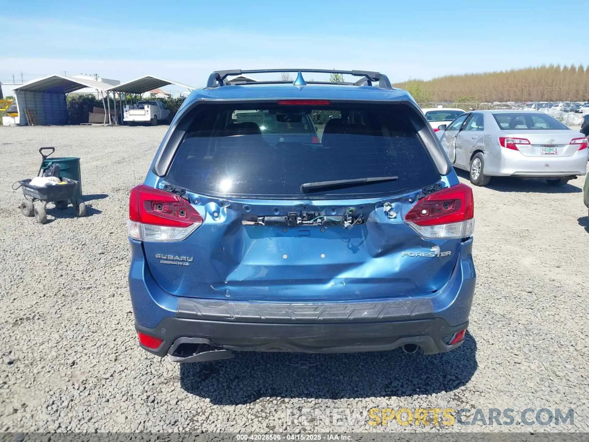 17 fotografías del automóvil dañado JF2SKAUC7KH552131 SUBARU FORESTER 2019