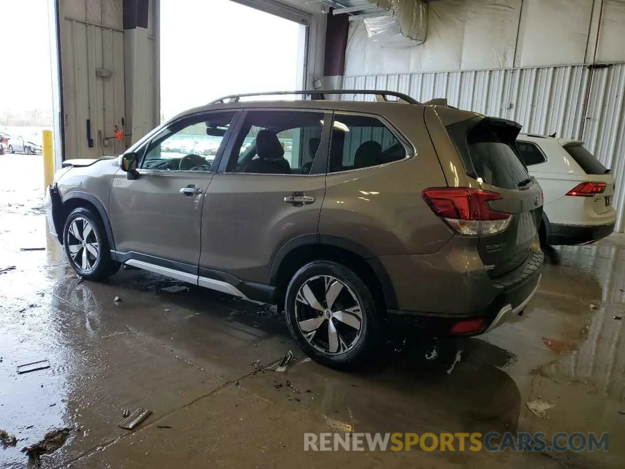 2 fotografías del automóvil dañado JF2SKAWC0KH512275 SUBARU FORESTER 2019