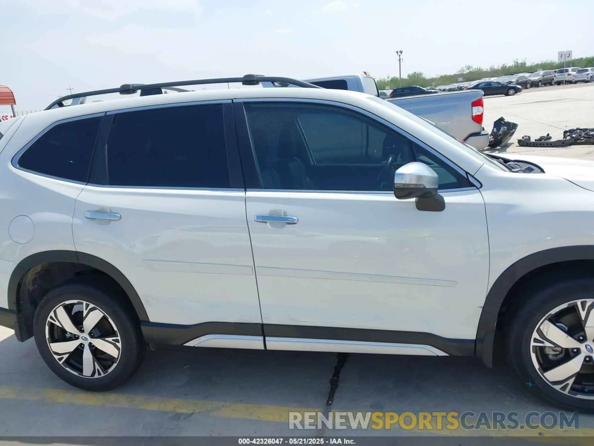 12 fotografías del automóvil dañado JF2SKAWC2KH595689 SUBARU FORESTER 2019