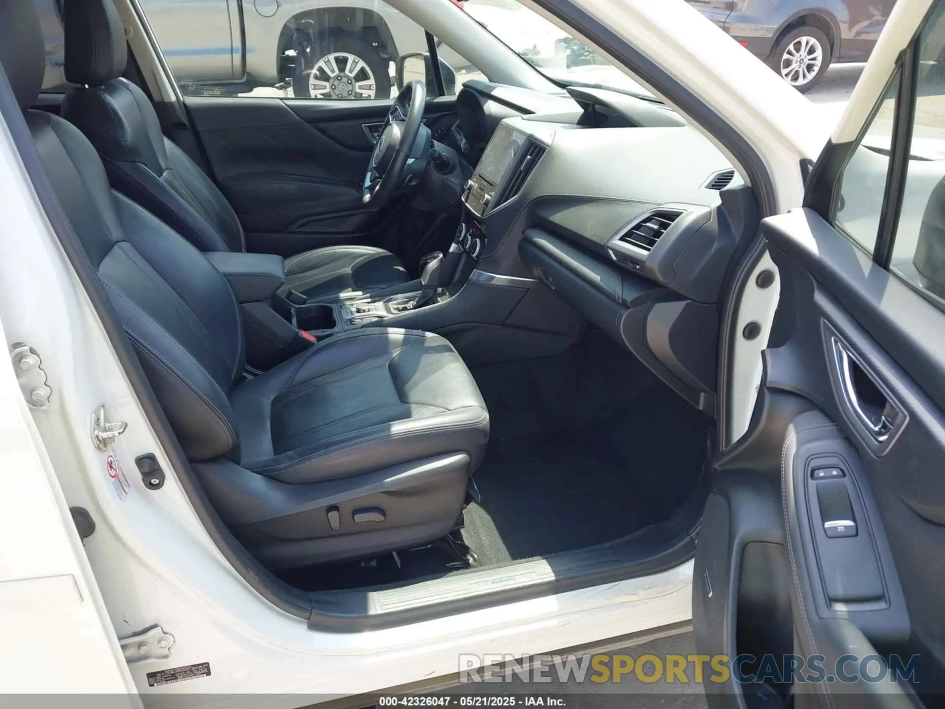 5 fotografías del automóvil dañado JF2SKAWC2KH595689 SUBARU FORESTER 2019