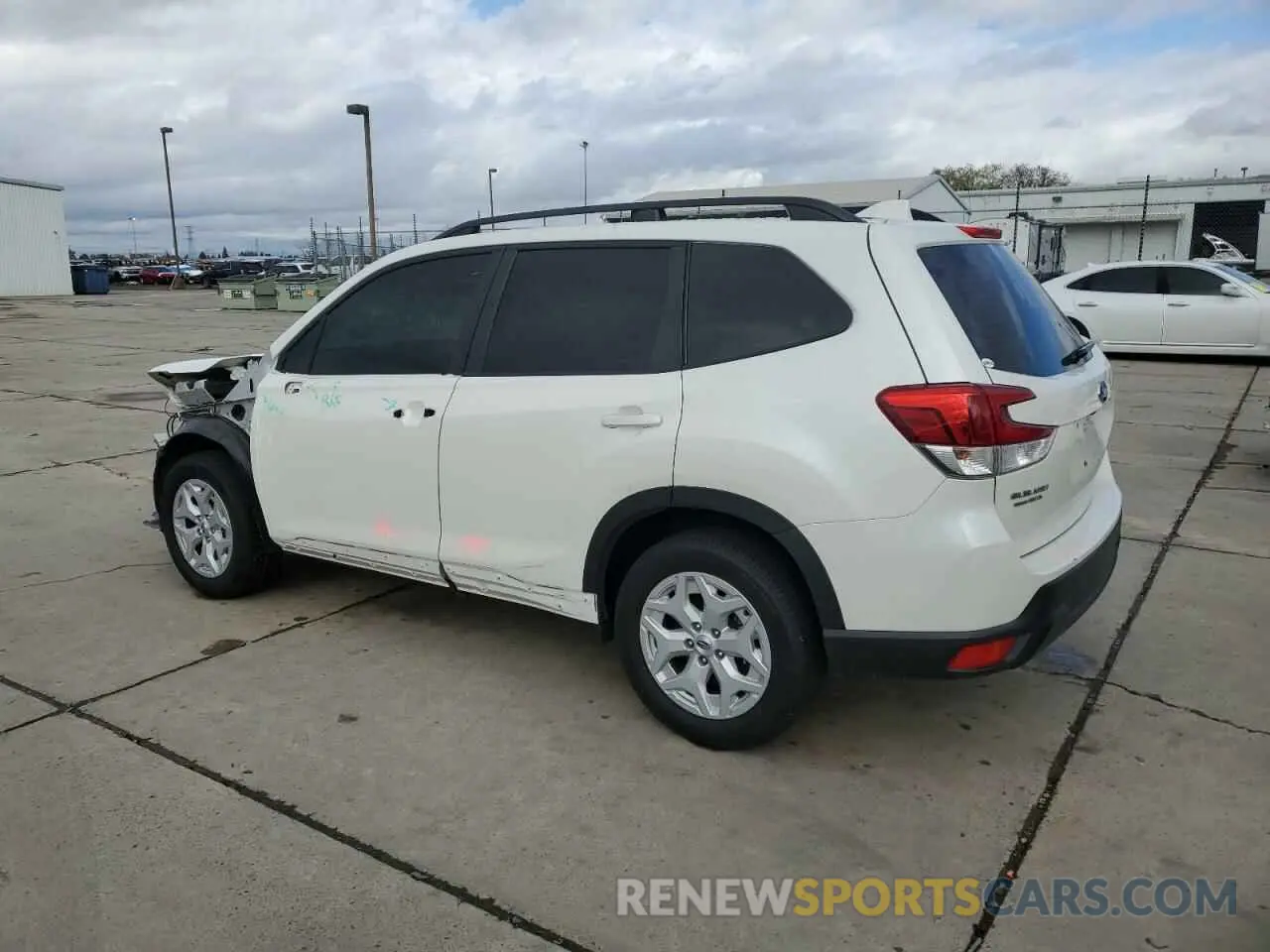 2 fotografías del automóvil dañado JF2SKADC1LH425005 SUBARU FORESTER 2020