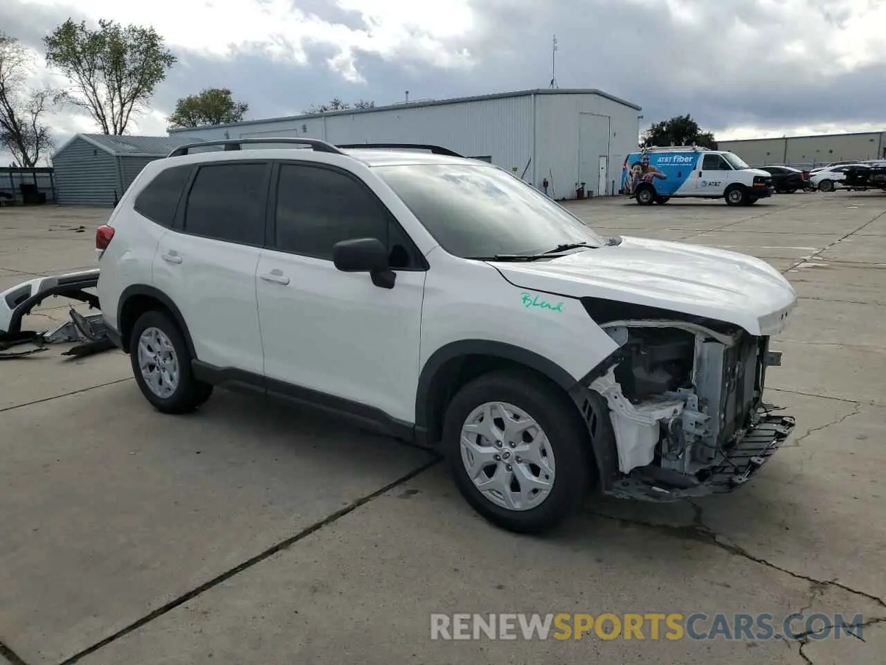 4 fotografías del automóvil dañado JF2SKADC1LH425005 SUBARU FORESTER 2020
