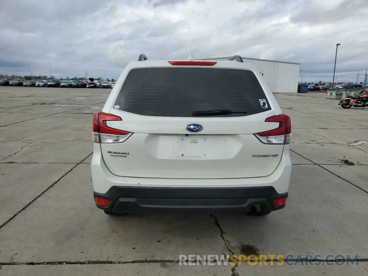 6 fotografías del automóvil dañado JF2SKADC1LH425005 SUBARU FORESTER 2020