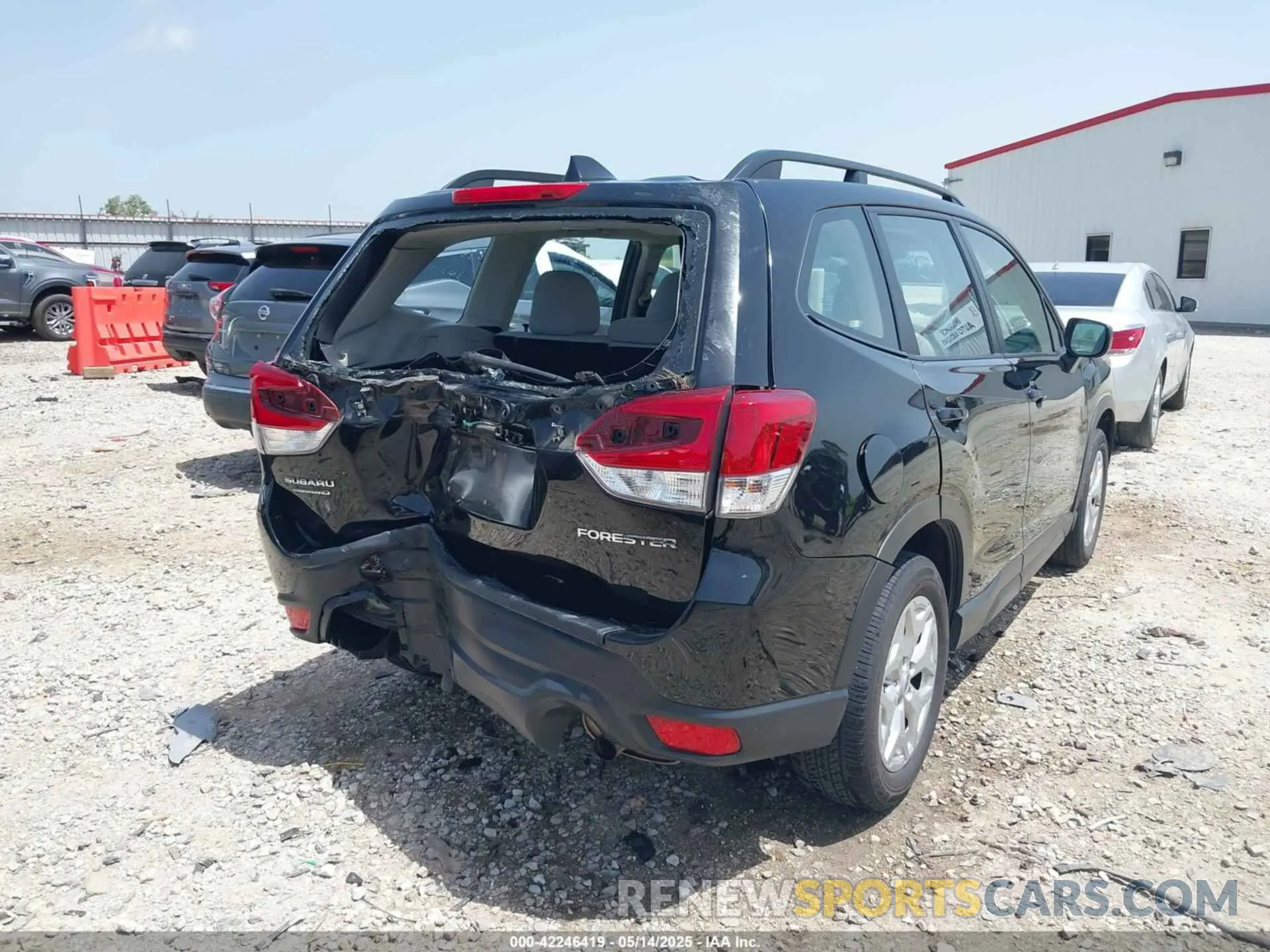 4 fotografías del automóvil dañado JF2SKADC7LH465766 SUBARU FORESTER 2020