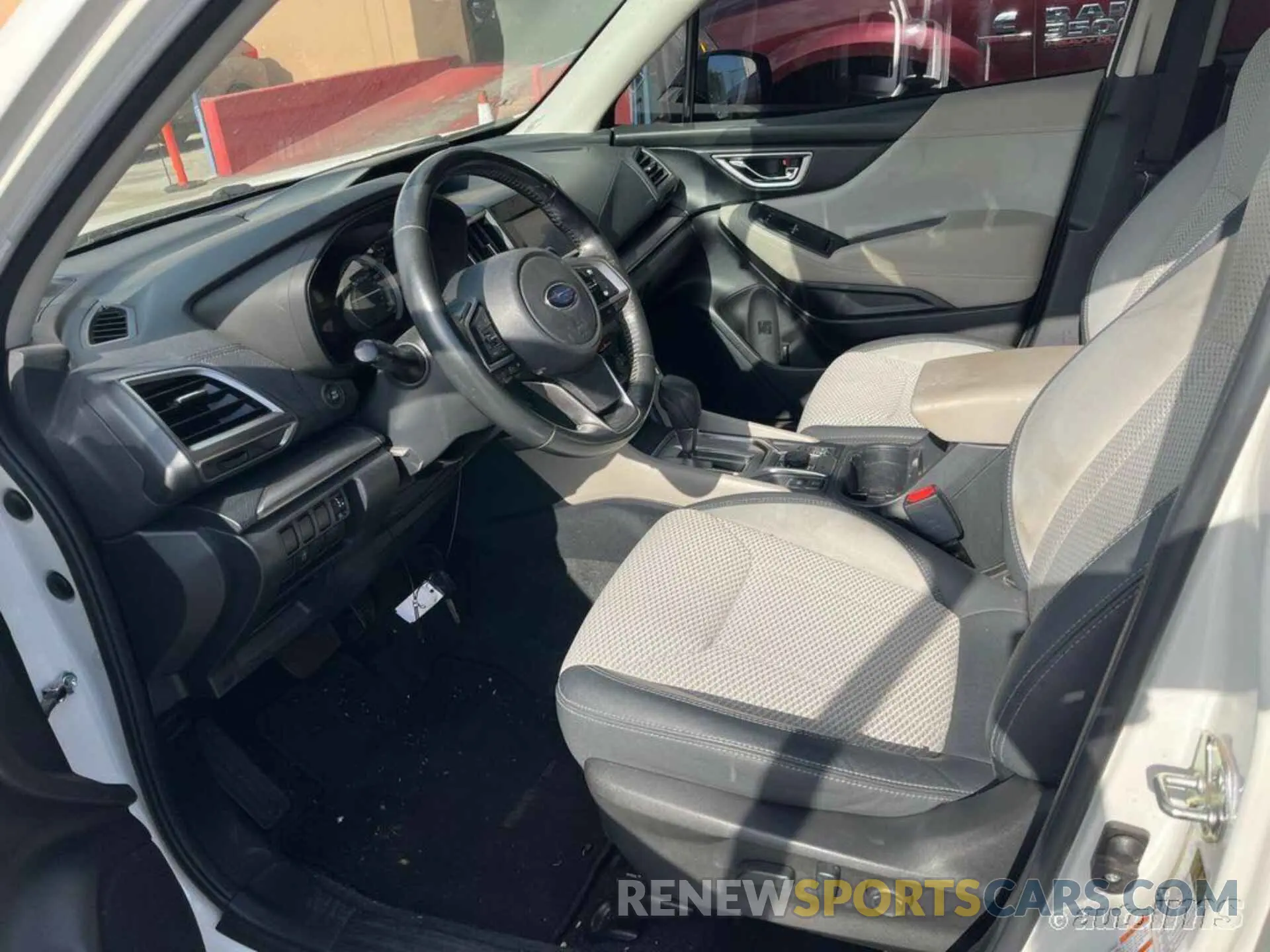 2 fotografías del automóvil dañado JF2SKAGC2LH450099 SUBARU FORESTER 2020
