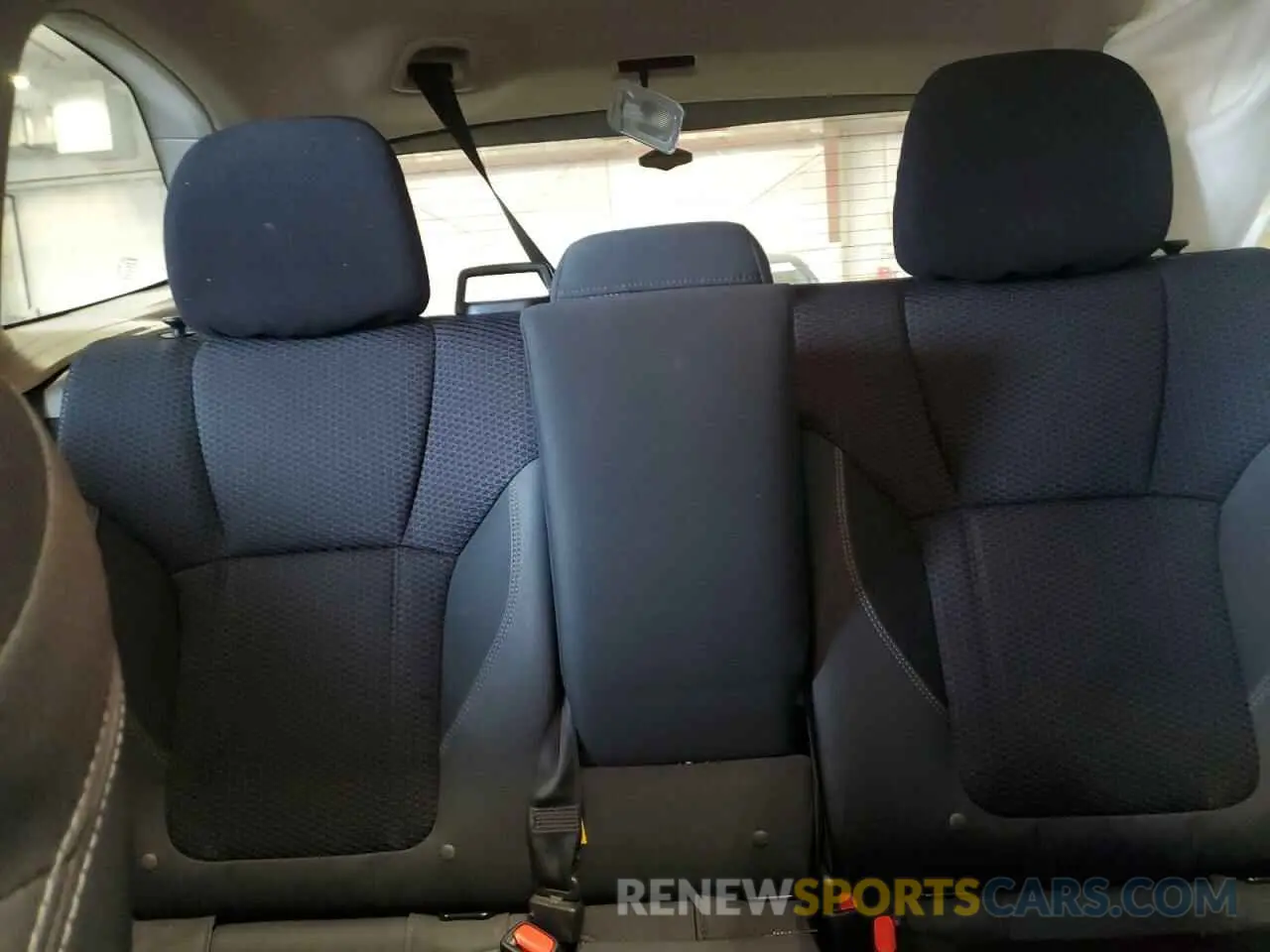10 fotografías del automóvil dañado JF2SKAGC5LH608824 SUBARU FORESTER 2020