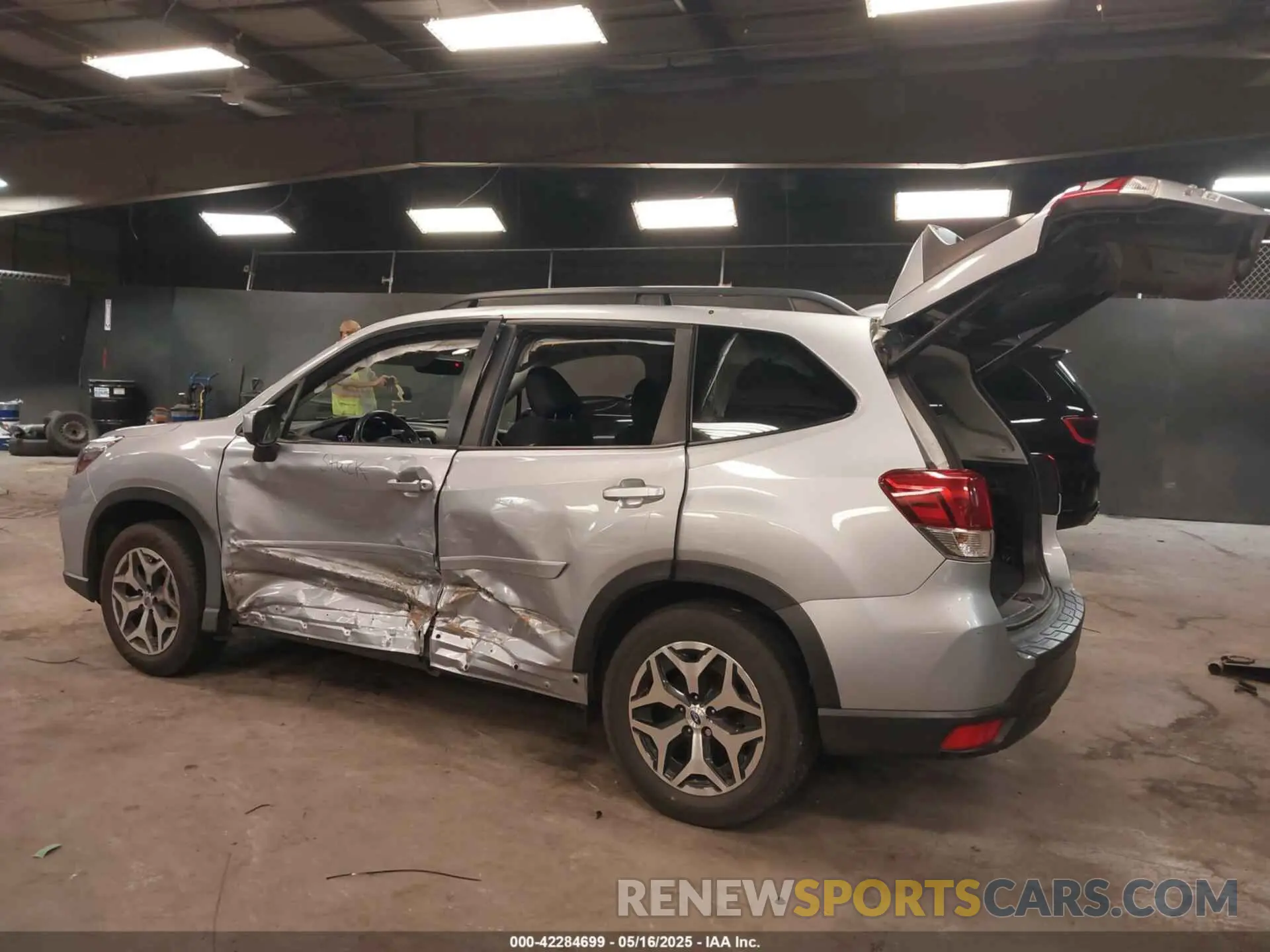 3 fotografías del automóvil dañado JF2SKAJC0LH405042 SUBARU FORESTER 2020