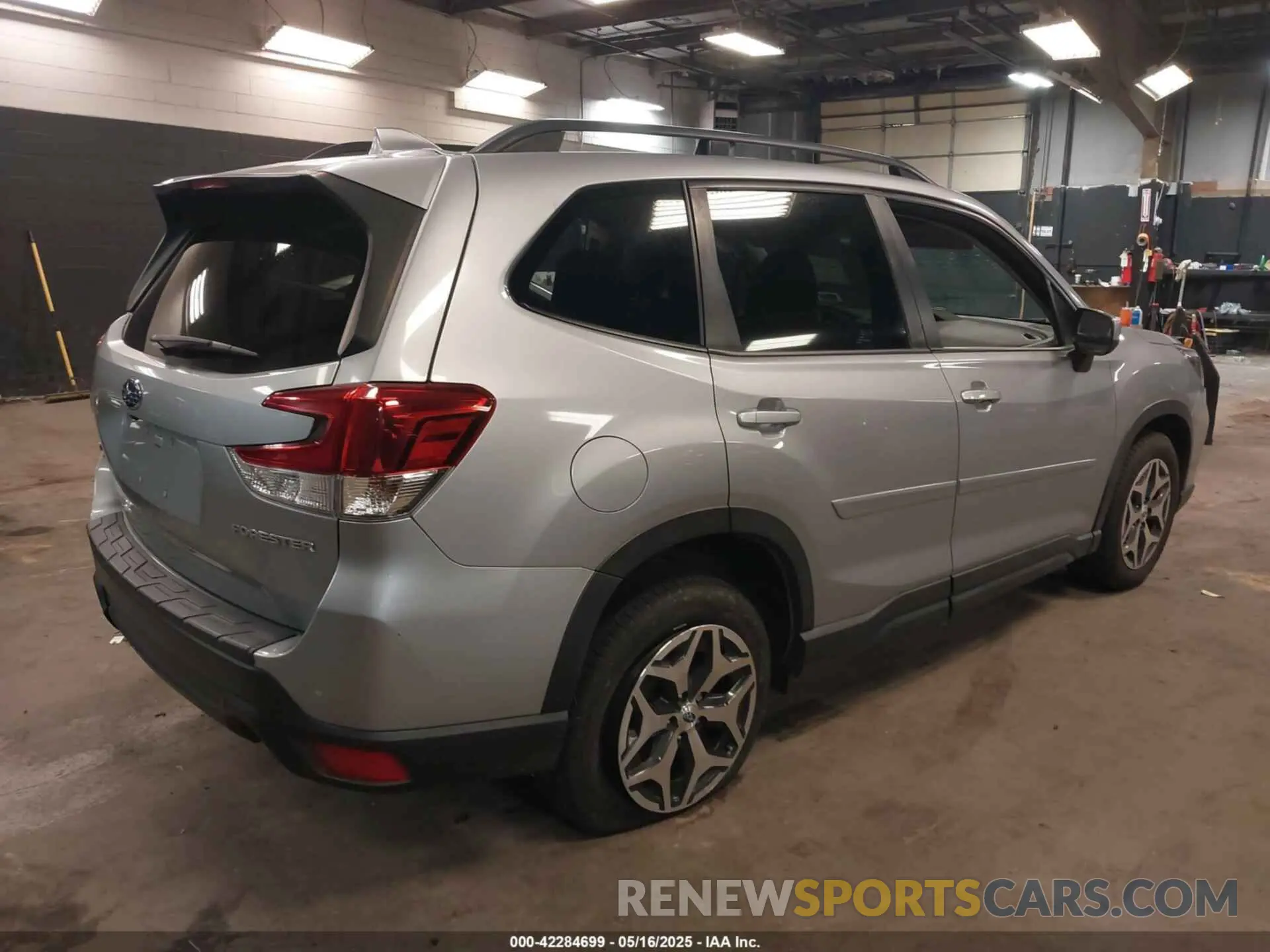 4 fotografías del automóvil dañado JF2SKAJC0LH405042 SUBARU FORESTER 2020