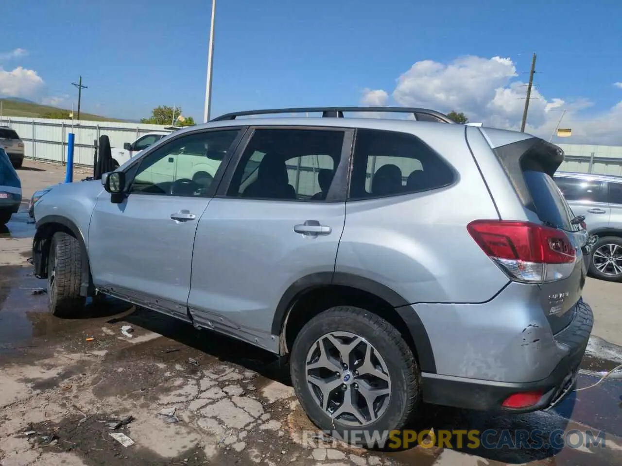 2 fotografías del automóvil dañado JF2SKAJC1LH513671 SUBARU FORESTER 2020