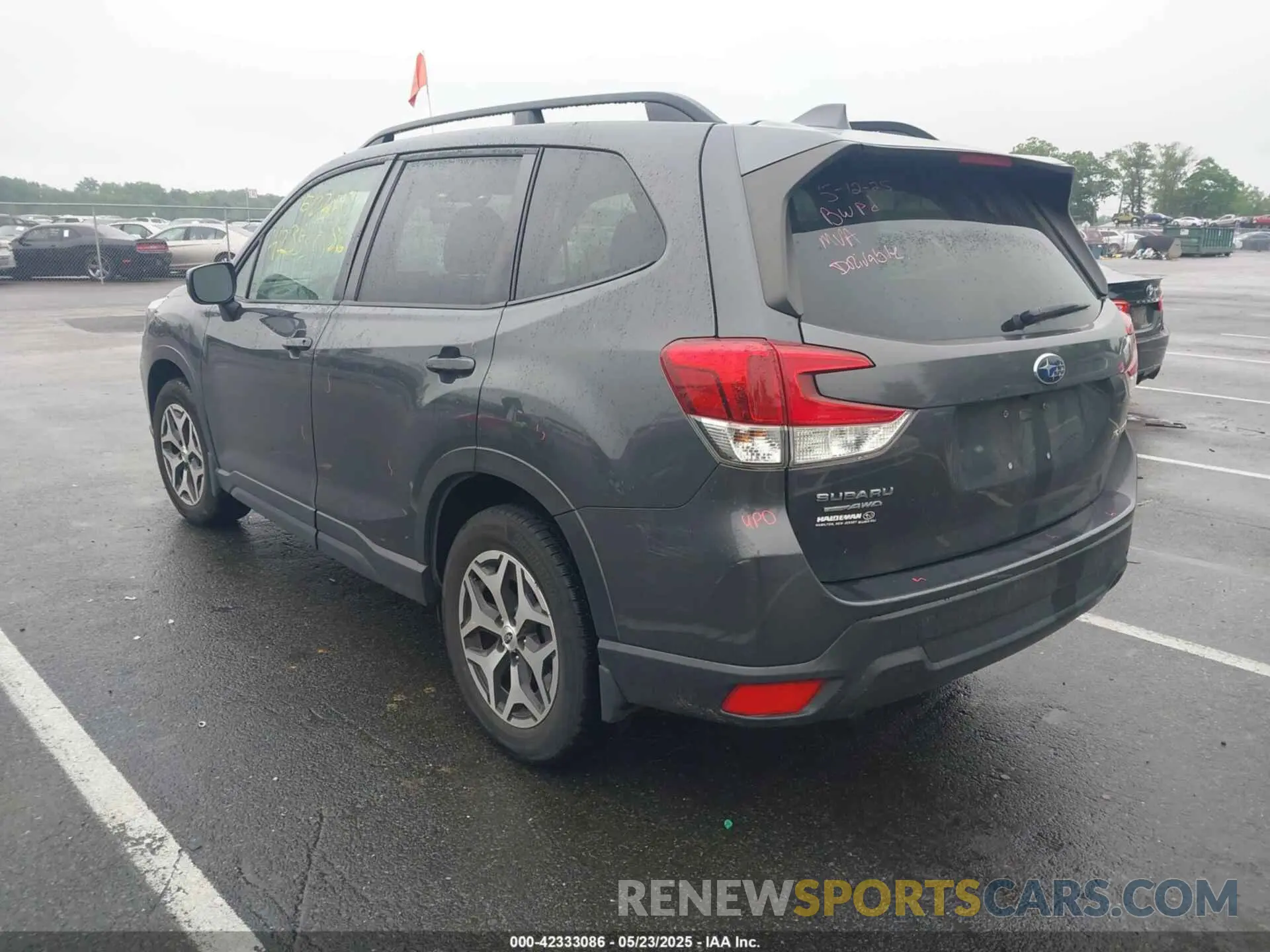 3 fotografías del automóvil dañado JF2SKAJC1LH594753 SUBARU FORESTER 2020