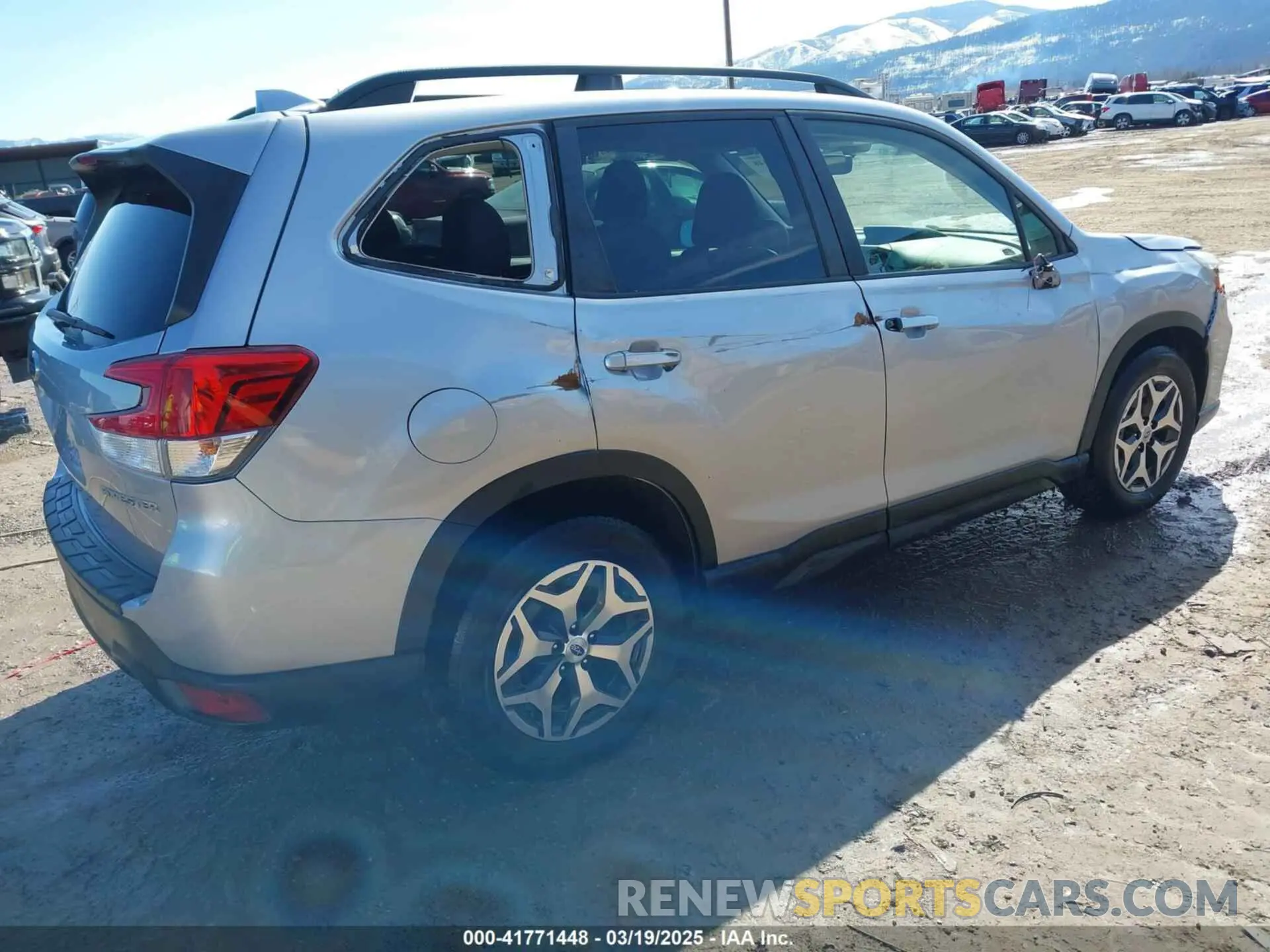 4 fotografías del automóvil dañado JF2SKAJC2LH520337 SUBARU FORESTER 2020
