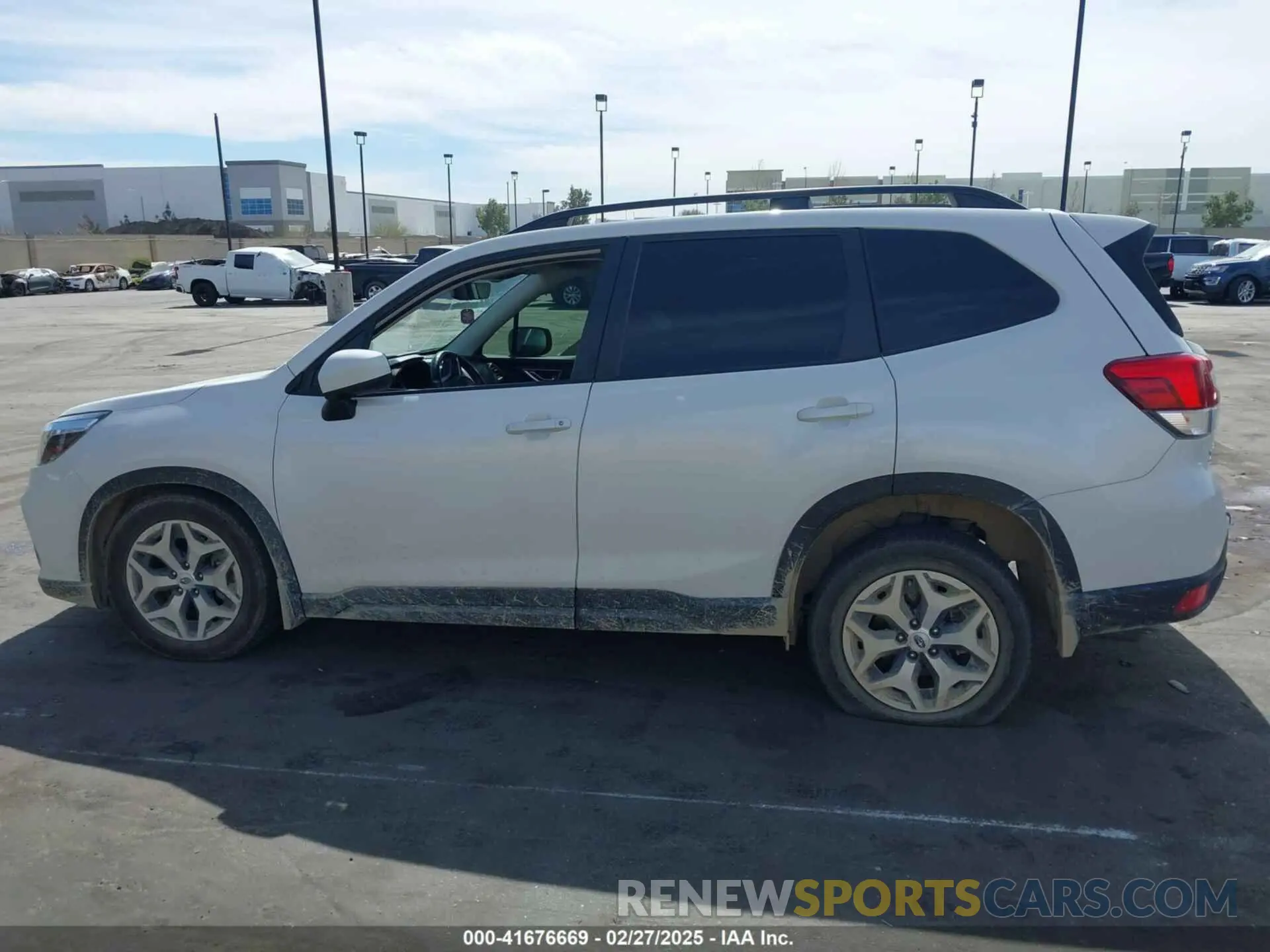 14 fotografías del automóvil dañado JF2SKAJC4LH581561 SUBARU FORESTER 2020