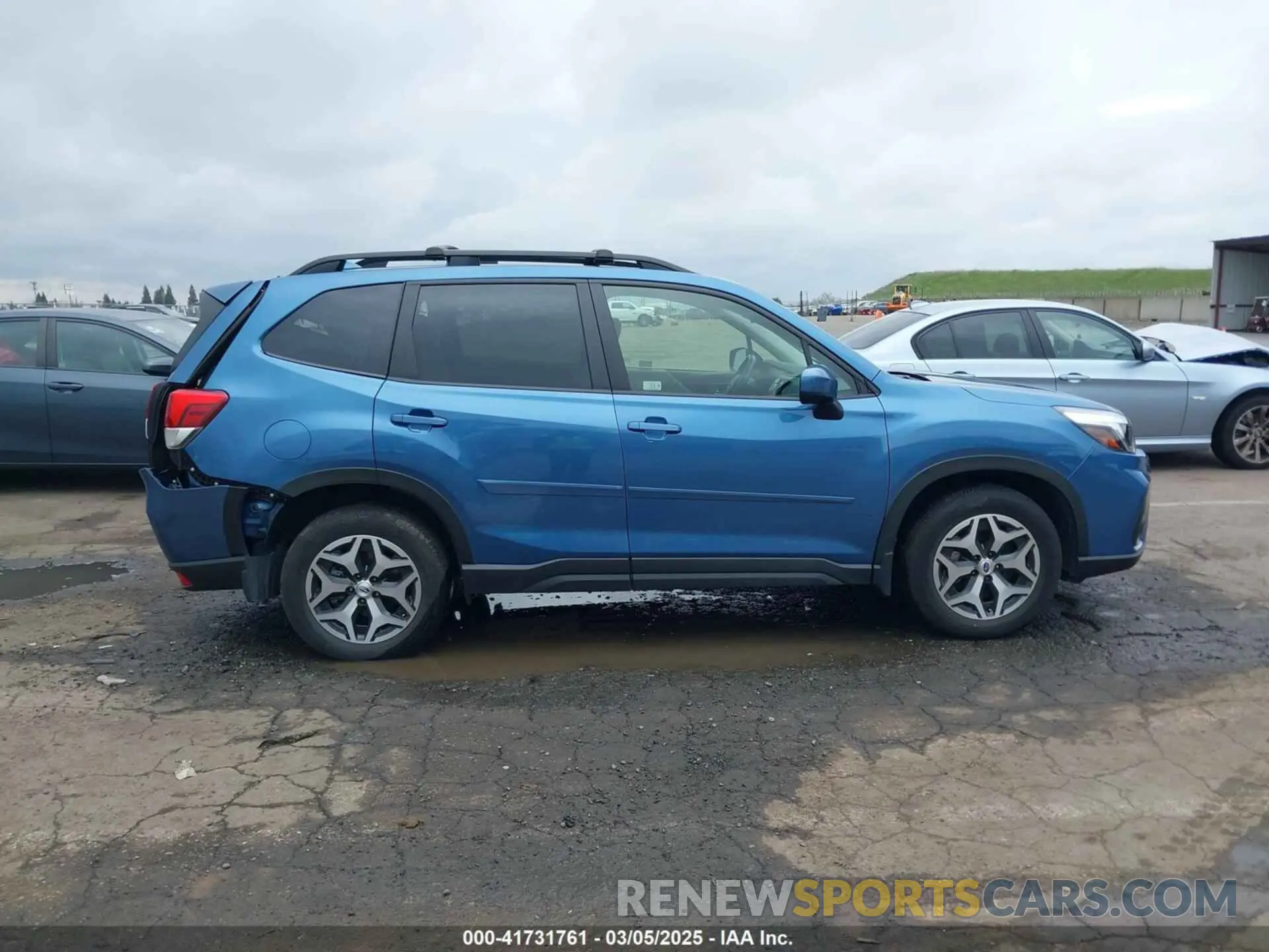 13 fotografías del automóvil dañado JF2SKAJC9LH582236 SUBARU FORESTER 2020