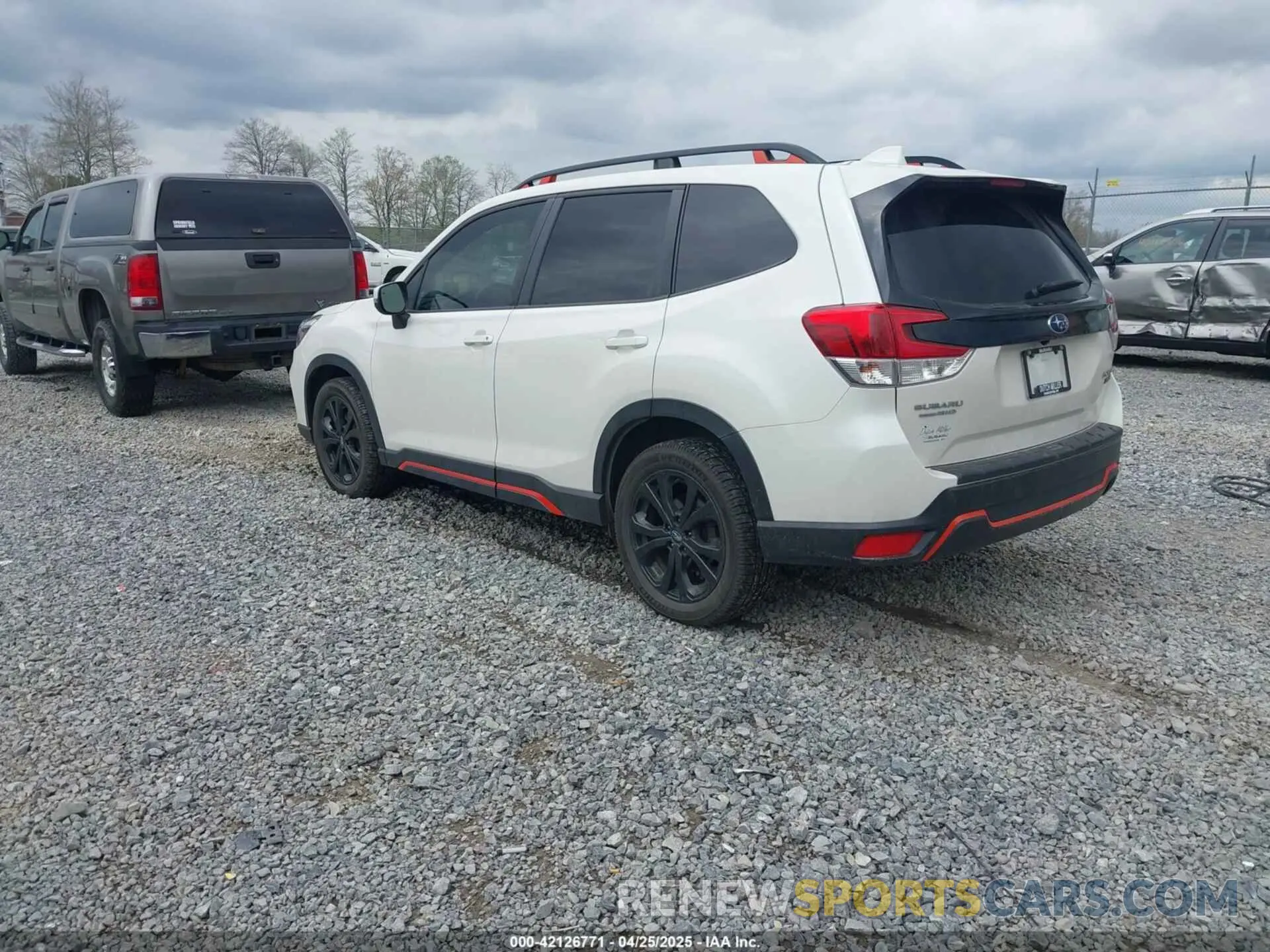 3 fotografías del automóvil dañado JF2SKALC3LH556213 SUBARU FORESTER 2020