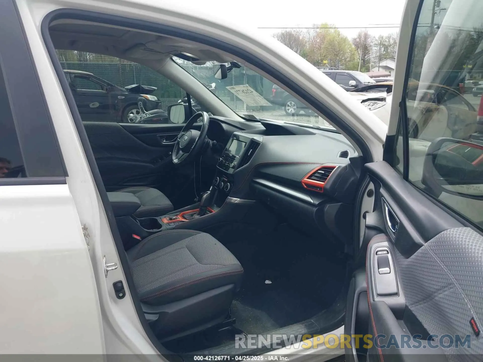 5 fotografías del automóvil dañado JF2SKALC3LH556213 SUBARU FORESTER 2020