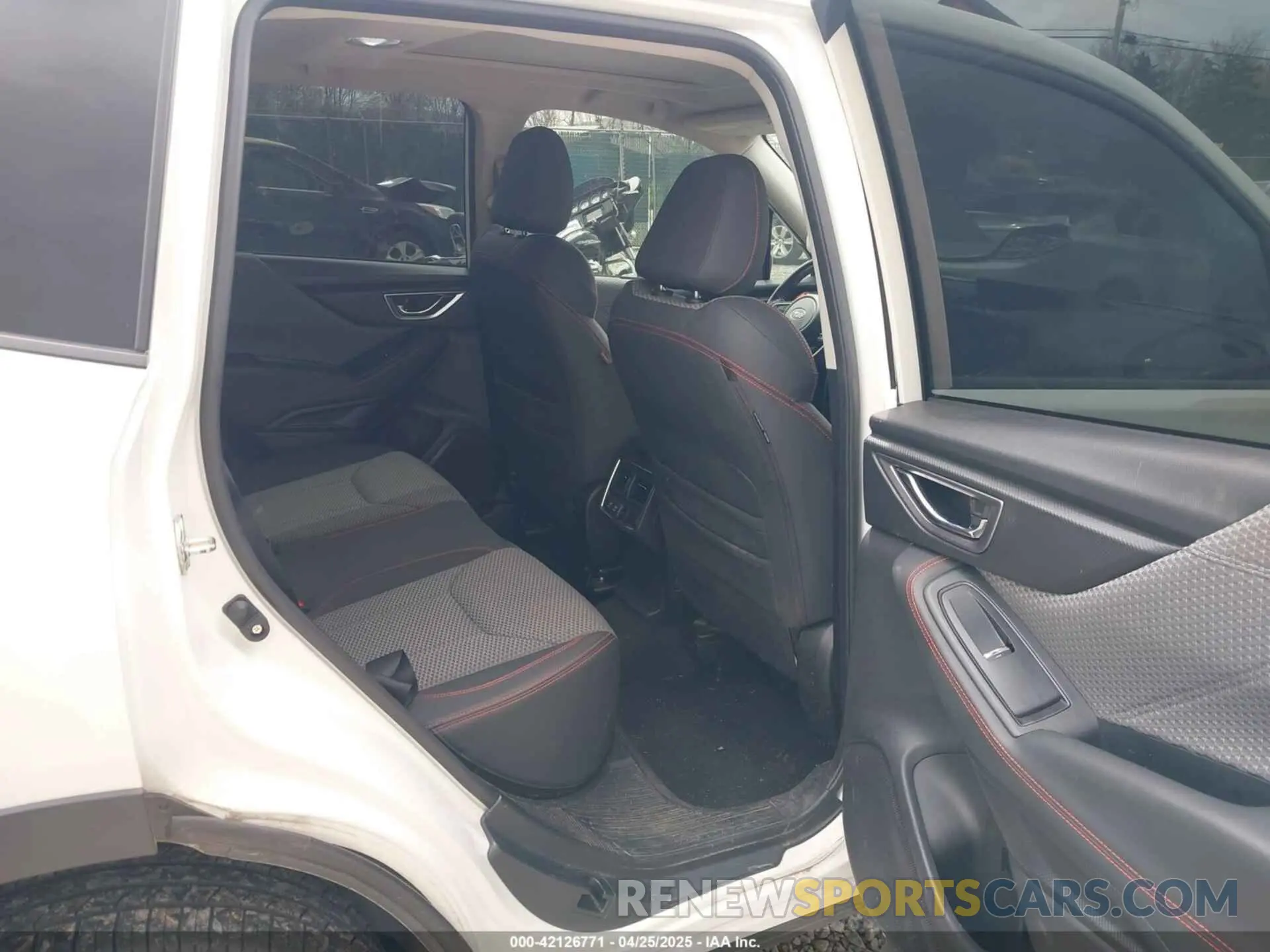 8 fotografías del automóvil dañado JF2SKALC3LH556213 SUBARU FORESTER 2020