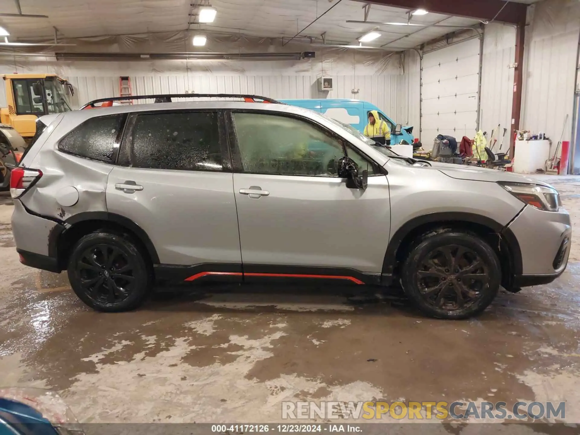 13 fotografías del automóvil dañado JF2SKARC2LH466526 SUBARU FORESTER 2020