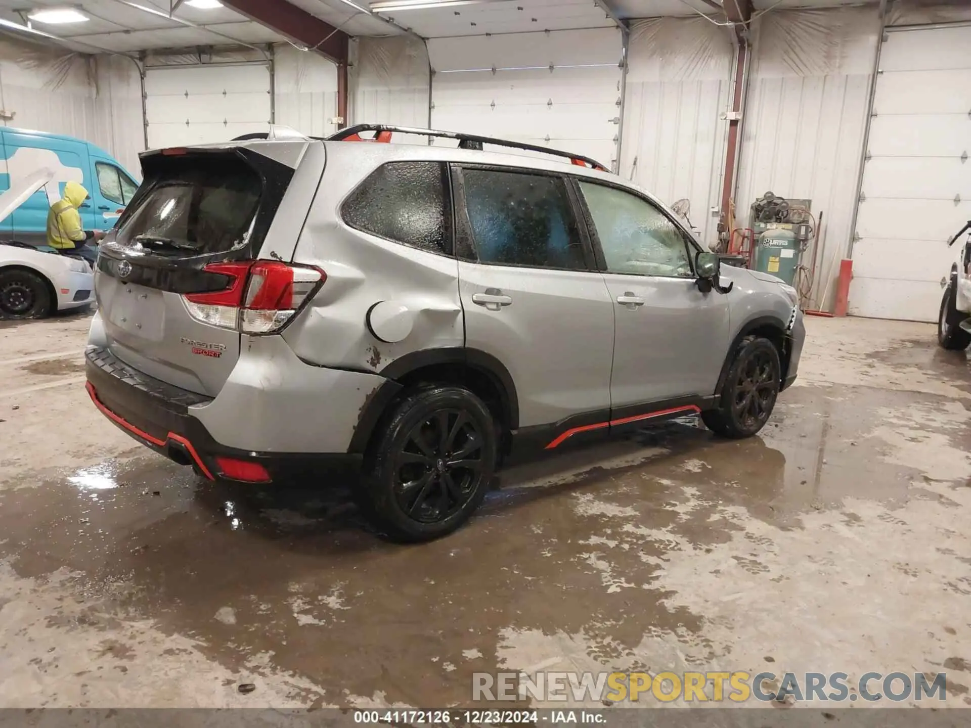 4 fotografías del automóvil dañado JF2SKARC2LH466526 SUBARU FORESTER 2020
