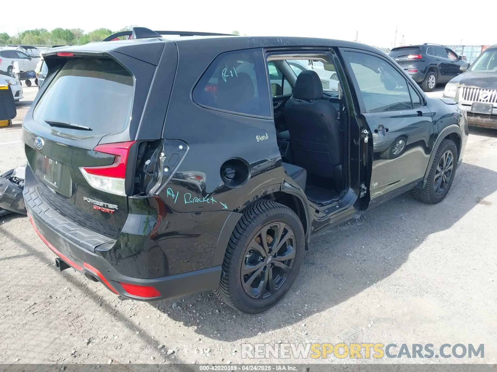 4 fotografías del automóvil dañado JF2SKARC7LH538949 SUBARU FORESTER 2020