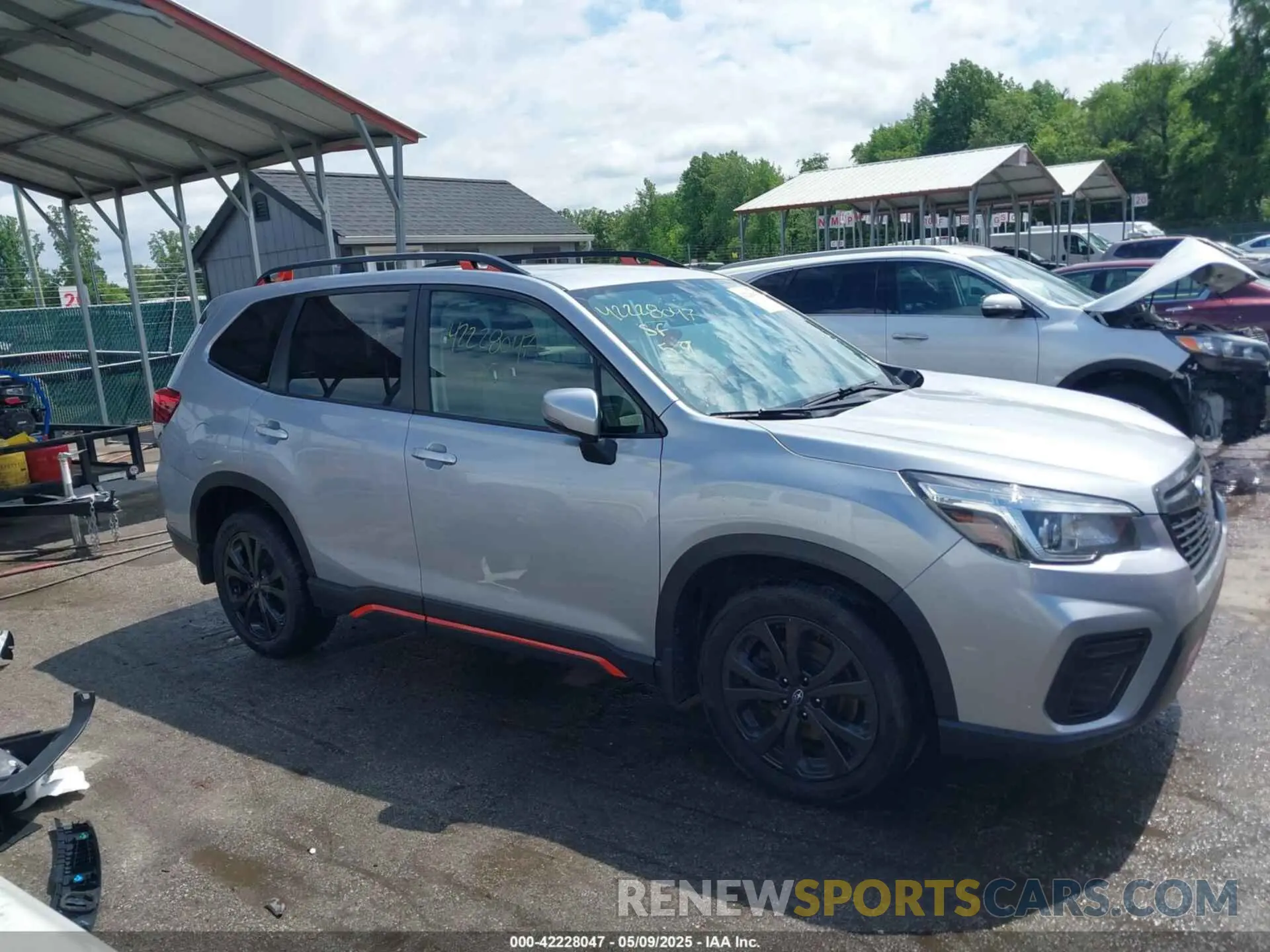 14 fotografías del automóvil dañado JF2SKARC8LH428900 SUBARU FORESTER 2020