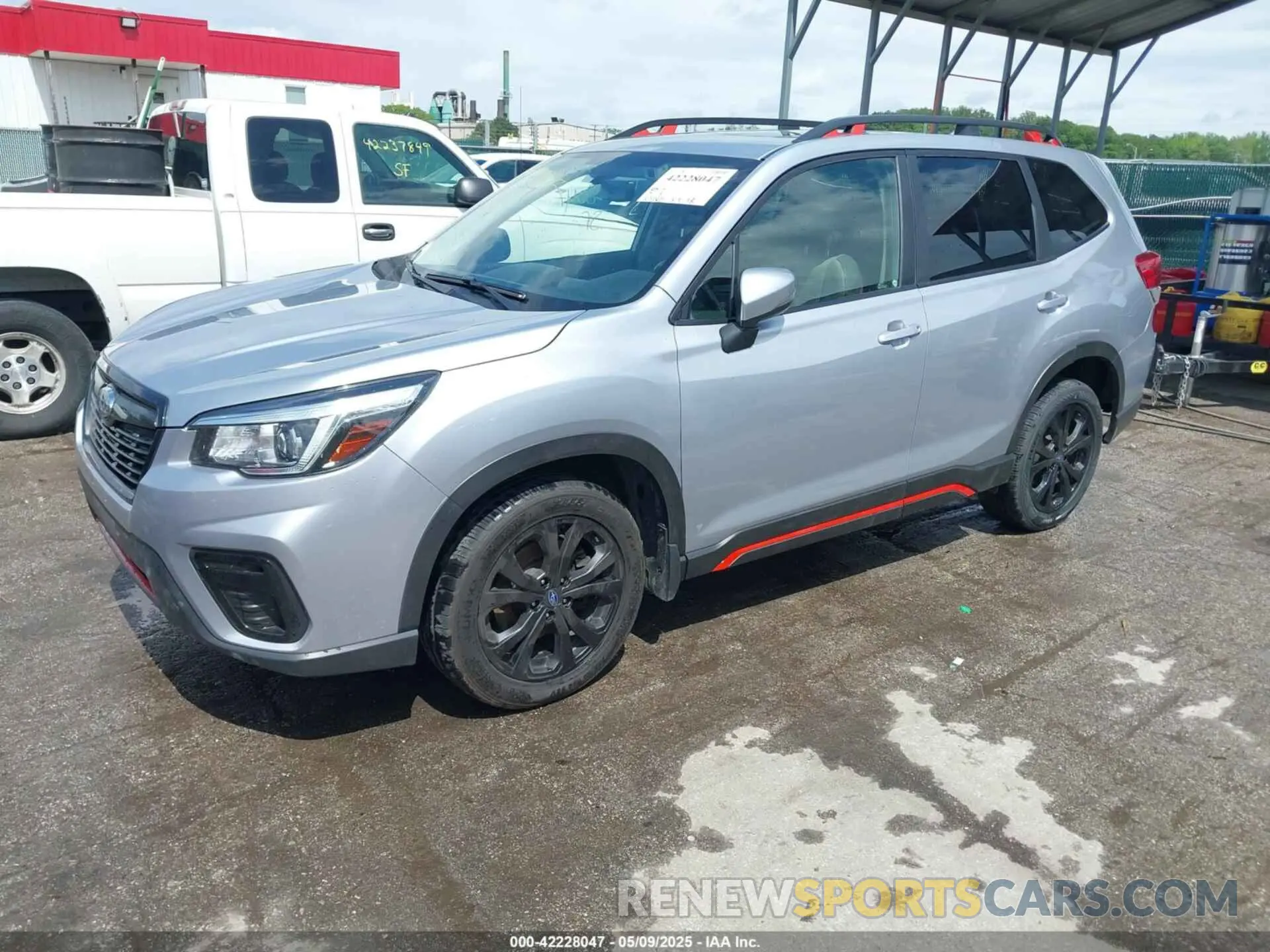 2 fotografías del automóvil dañado JF2SKARC8LH428900 SUBARU FORESTER 2020