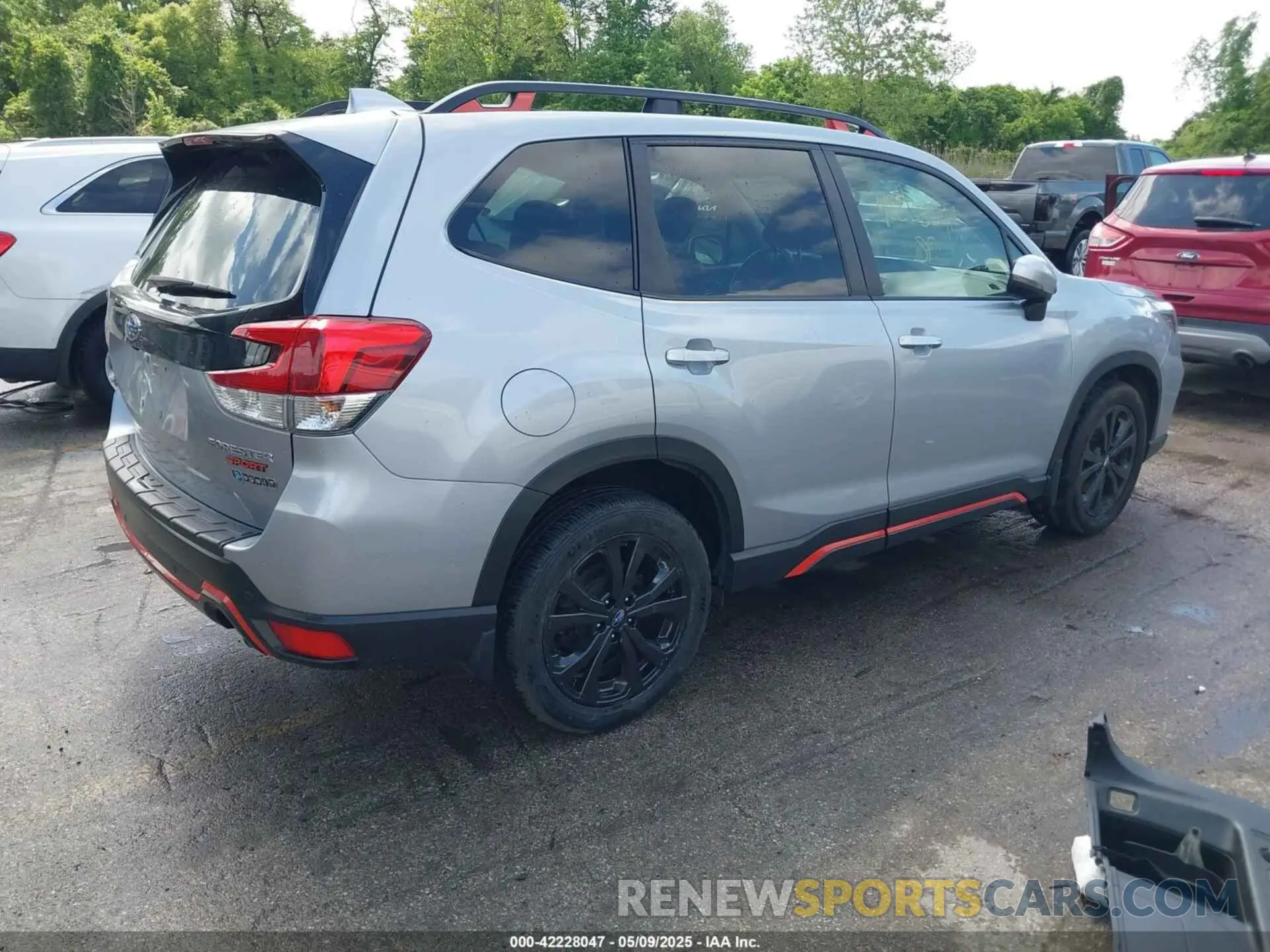 4 fotografías del automóvil dañado JF2SKARC8LH428900 SUBARU FORESTER 2020