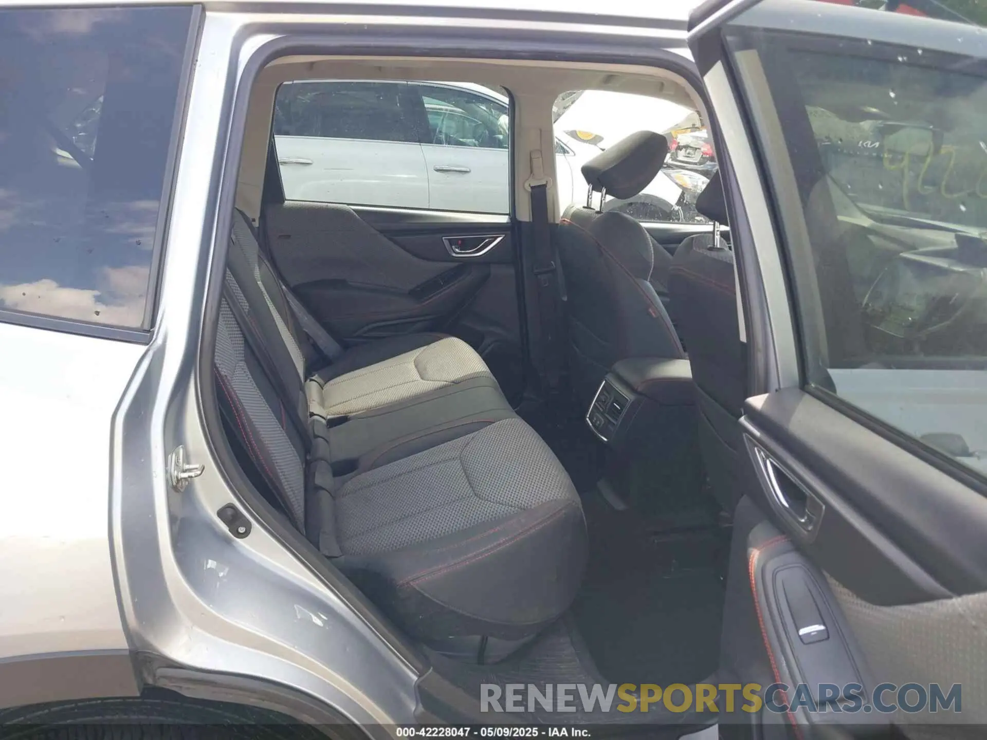 8 fotografías del automóvil dañado JF2SKARC8LH428900 SUBARU FORESTER 2020