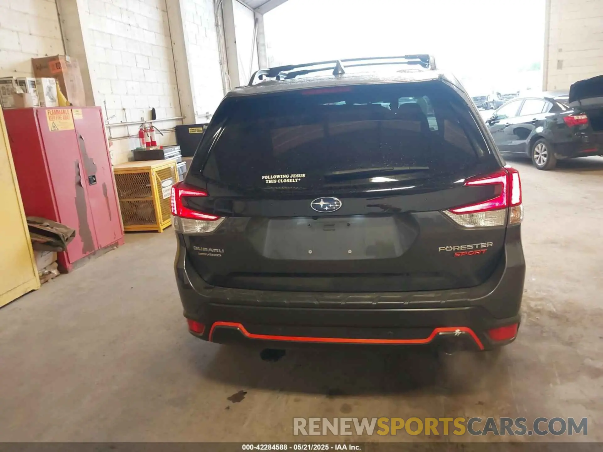 16 fotografías del automóvil dañado JF2SKARC8LH603680 SUBARU FORESTER 2020