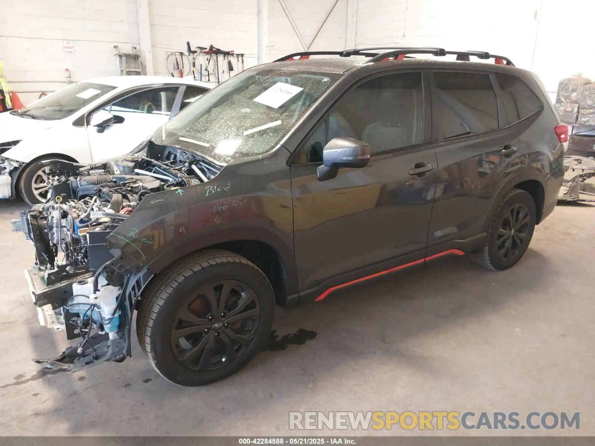 2 fotografías del automóvil dañado JF2SKARC8LH603680 SUBARU FORESTER 2020