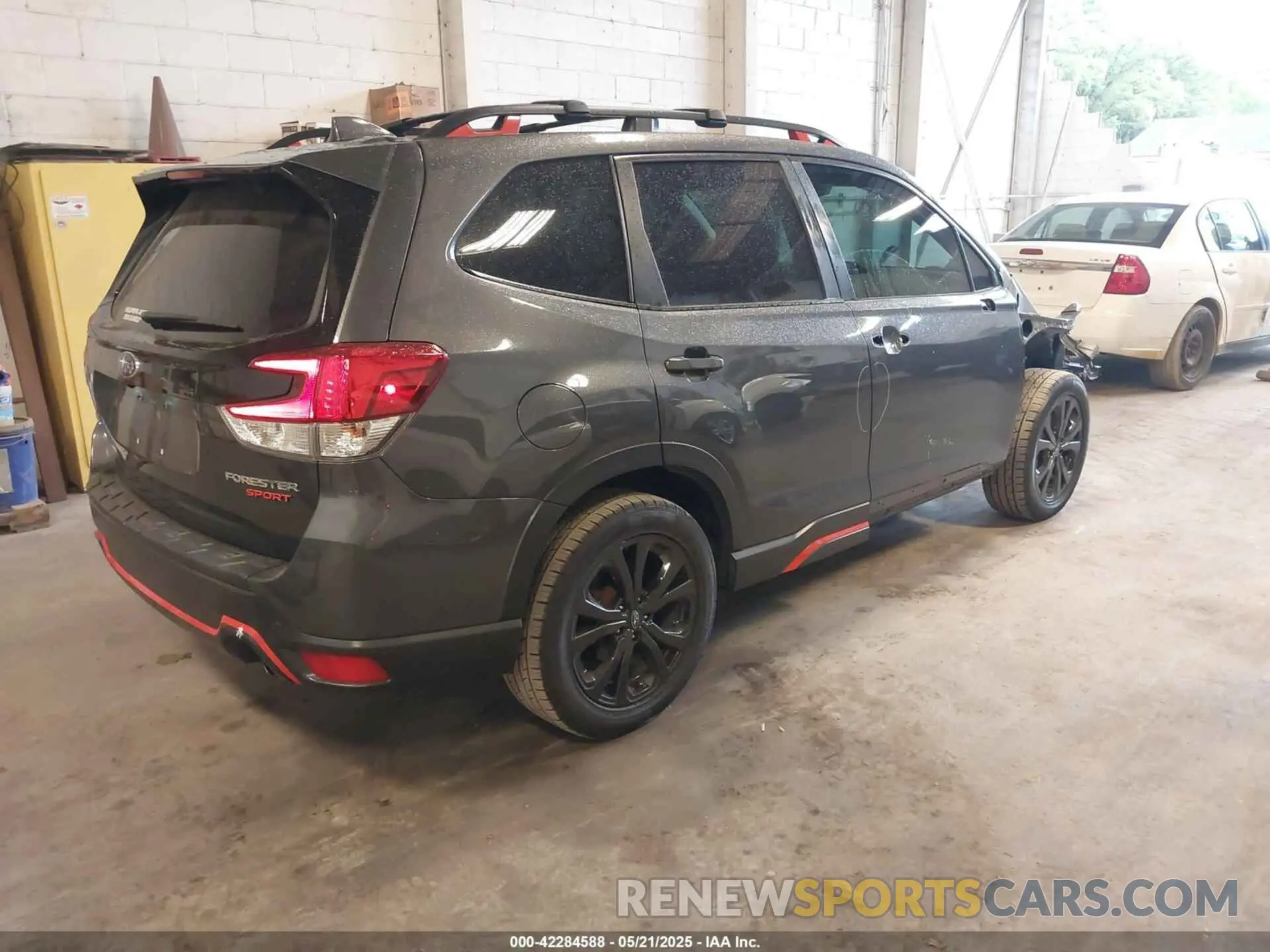 4 fotografías del automóvil dañado JF2SKARC8LH603680 SUBARU FORESTER 2020