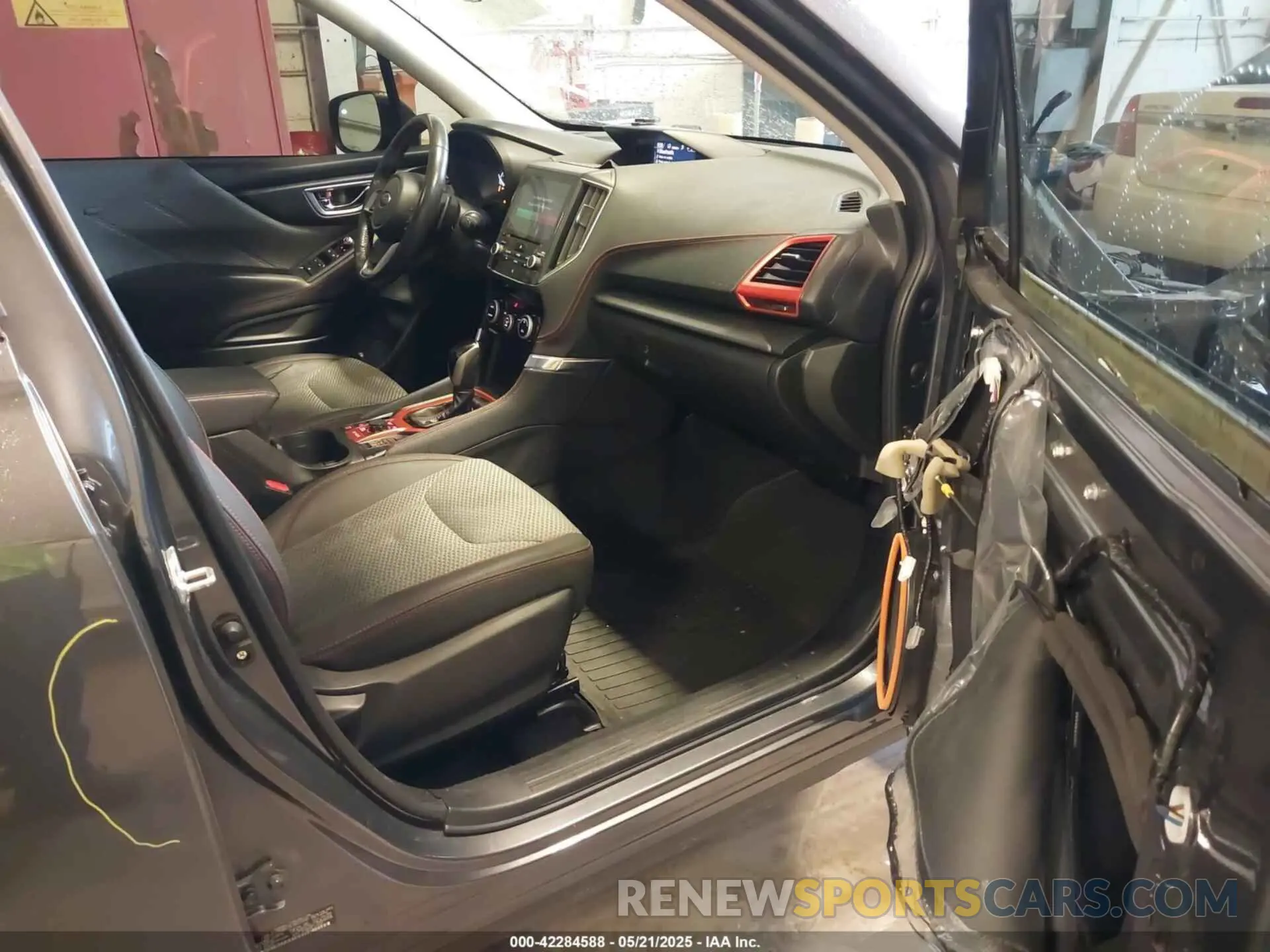 5 fotografías del automóvil dañado JF2SKARC8LH603680 SUBARU FORESTER 2020