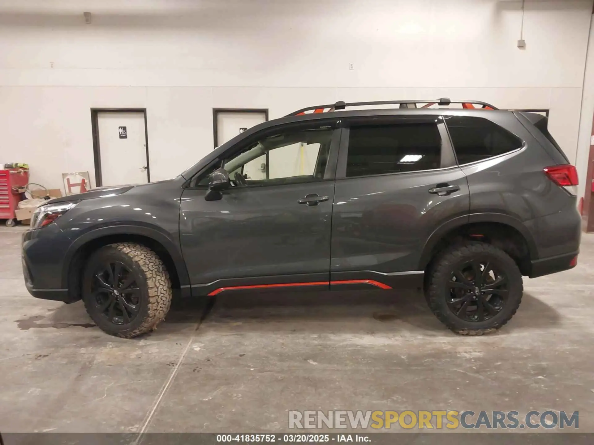 14 fotografías del automóvil dañado JF2SKARC9LH458777 SUBARU FORESTER 2020