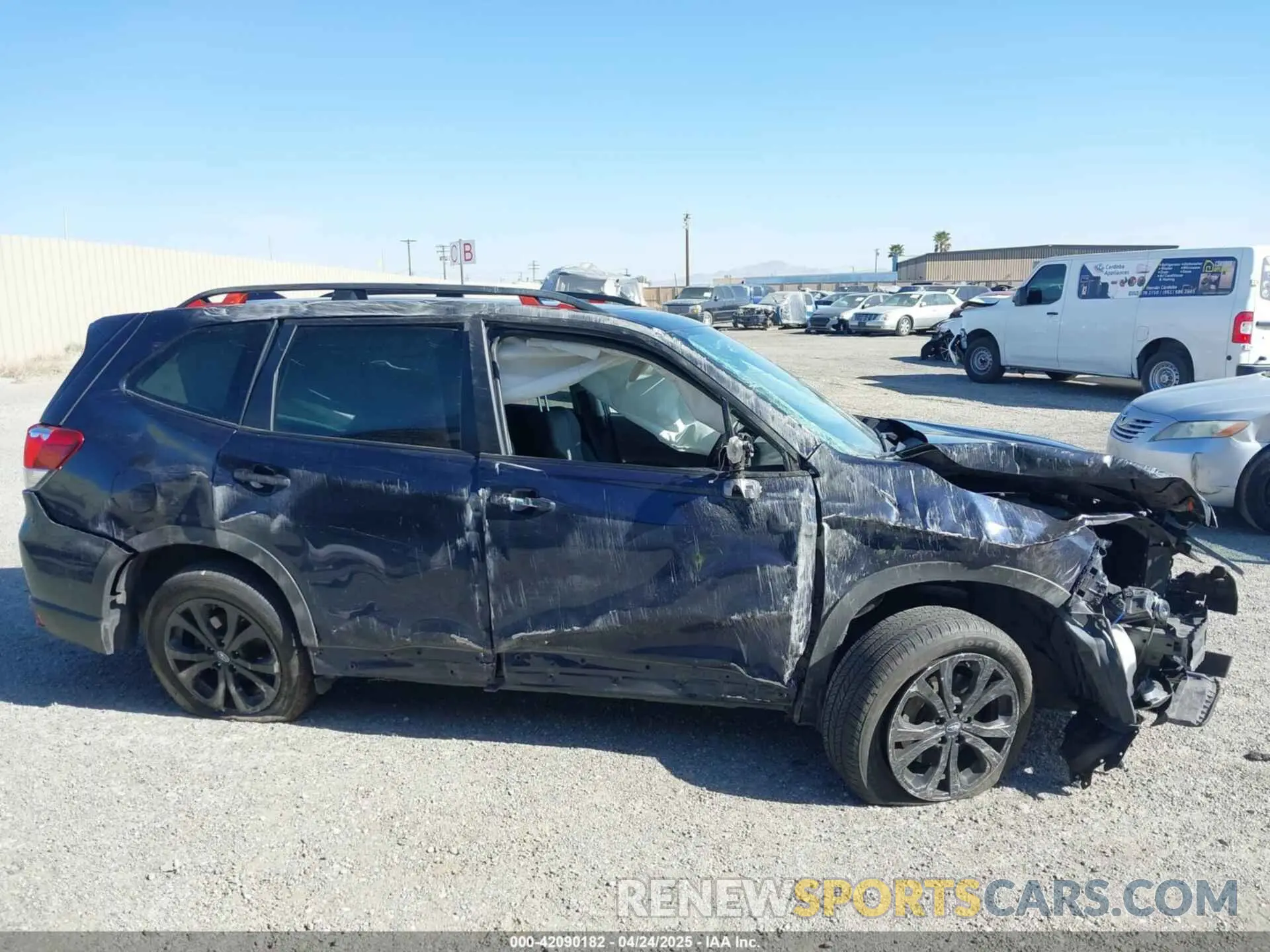6 fotografías del automóvil dañado JF2SKARC9LH599901 SUBARU FORESTER 2020