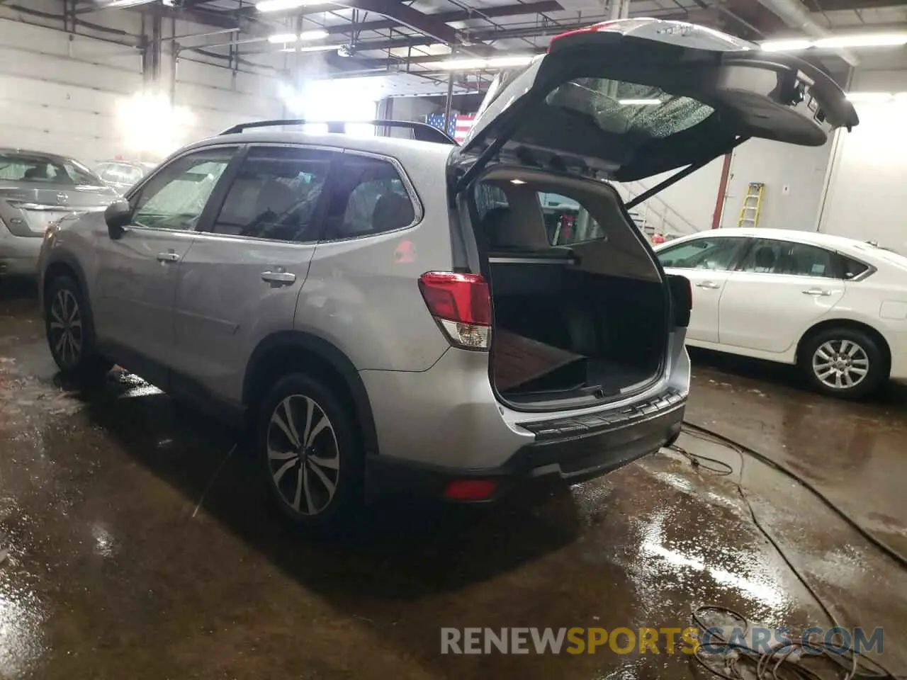 2 fotografías del automóvil dañado JF2SKASC0LH443112 SUBARU FORESTER 2020