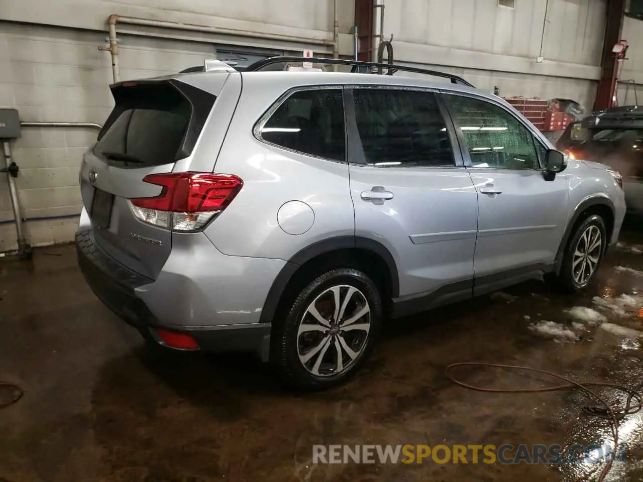 3 fotografías del automóvil dañado JF2SKASC0LH443112 SUBARU FORESTER 2020