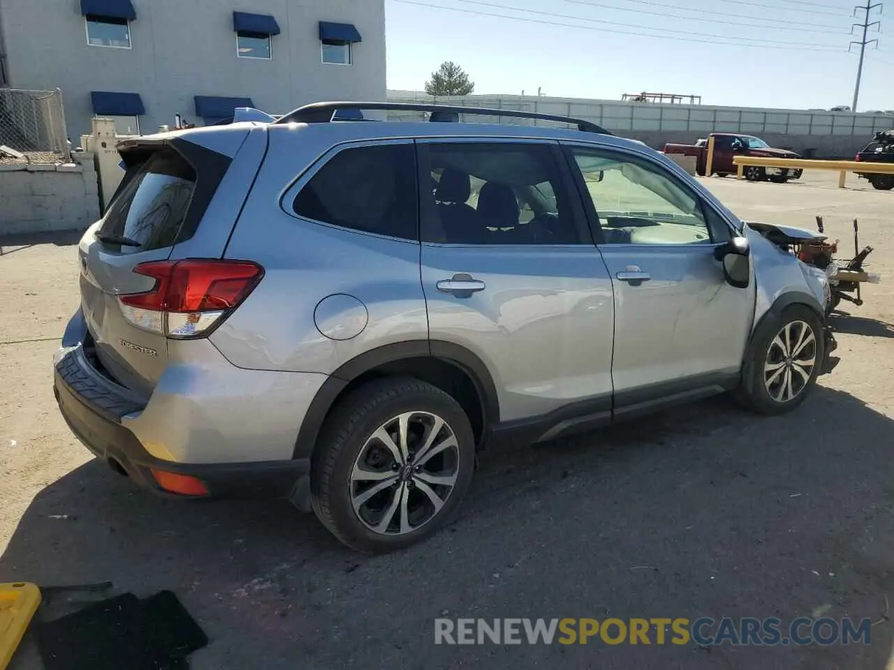 3 fotografías del automóvil dañado JF2SKAUC6LH460543 SUBARU FORESTER 2020