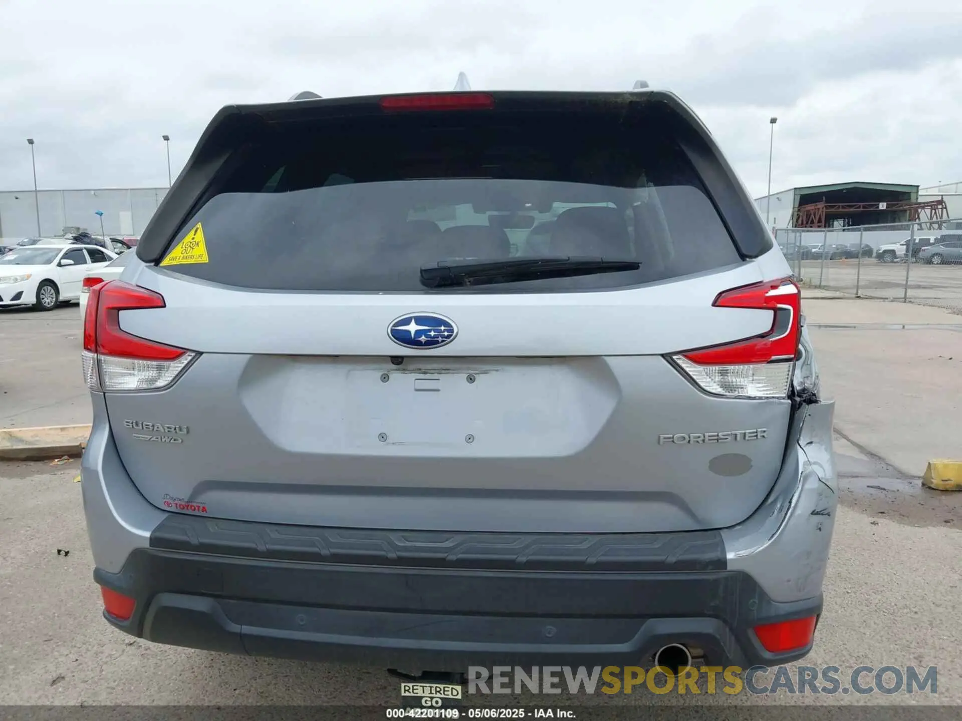 16 fotografías del automóvil dañado JF2SKAUC6LH462339 SUBARU FORESTER 2020