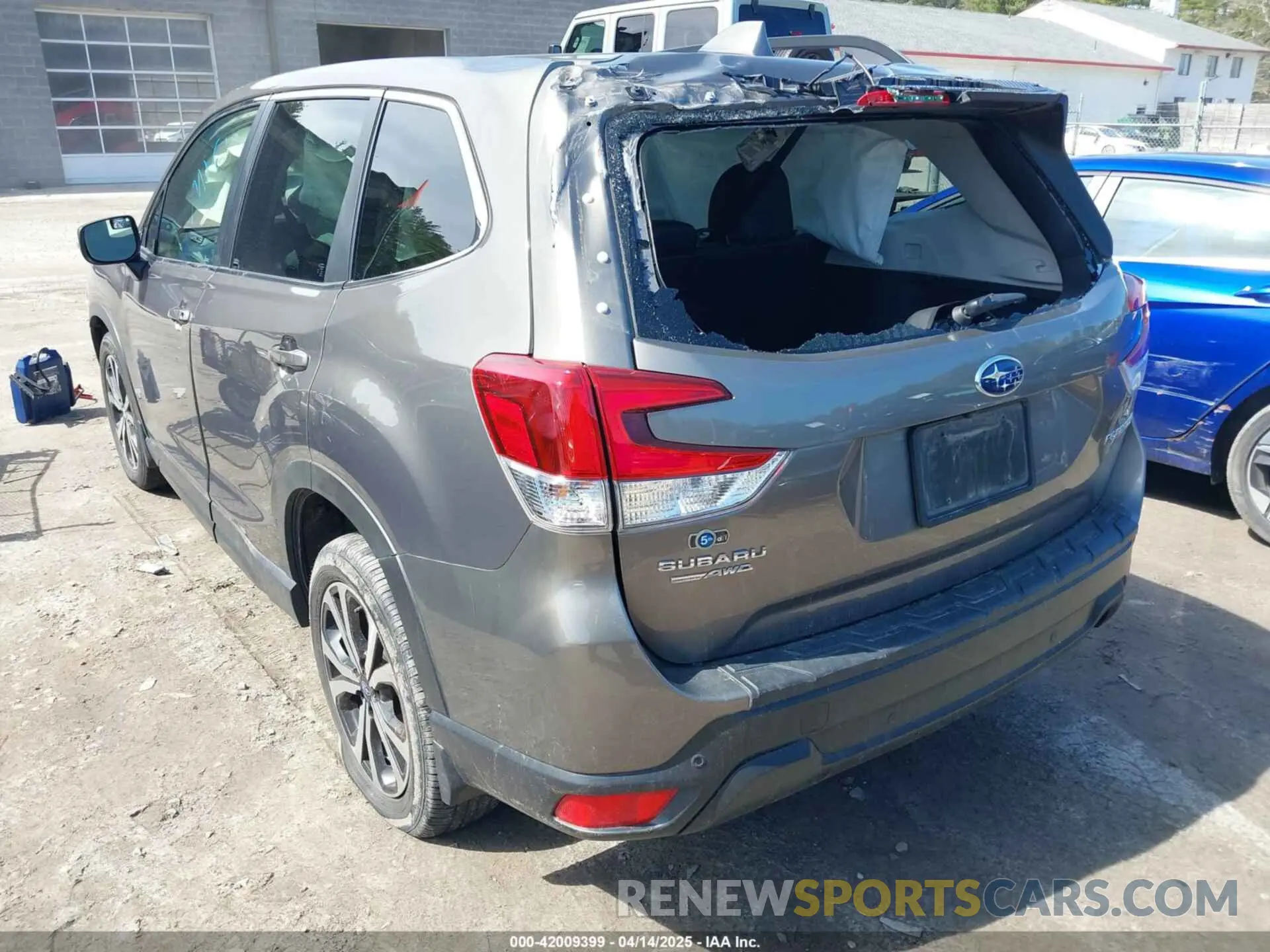 3 fotografías del automóvil dañado JF2SKAUC6LH480386 SUBARU FORESTER 2020