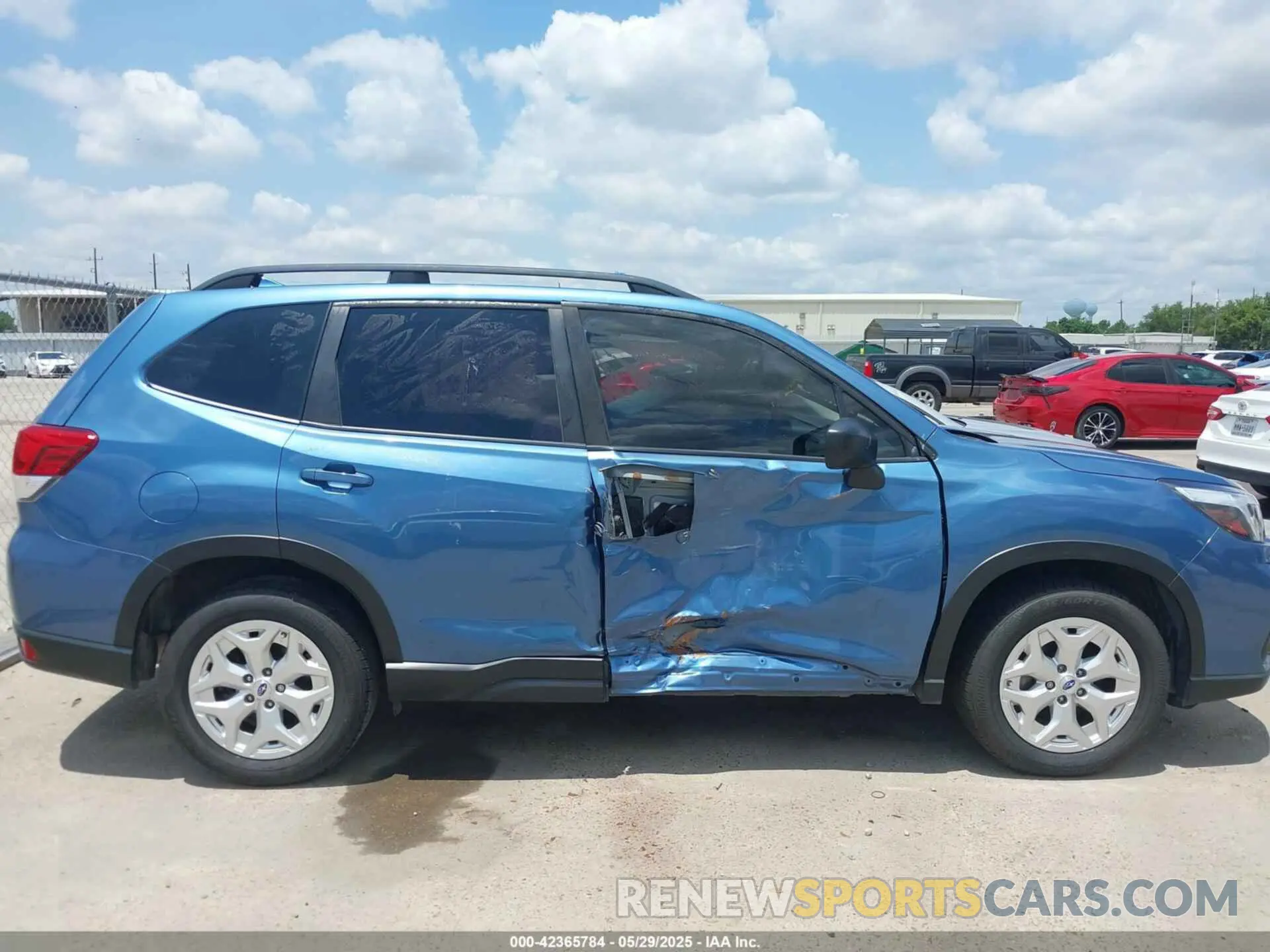14 fotografías del automóvil dañado JF2SKADC0MH481552 SUBARU FORESTER 2021