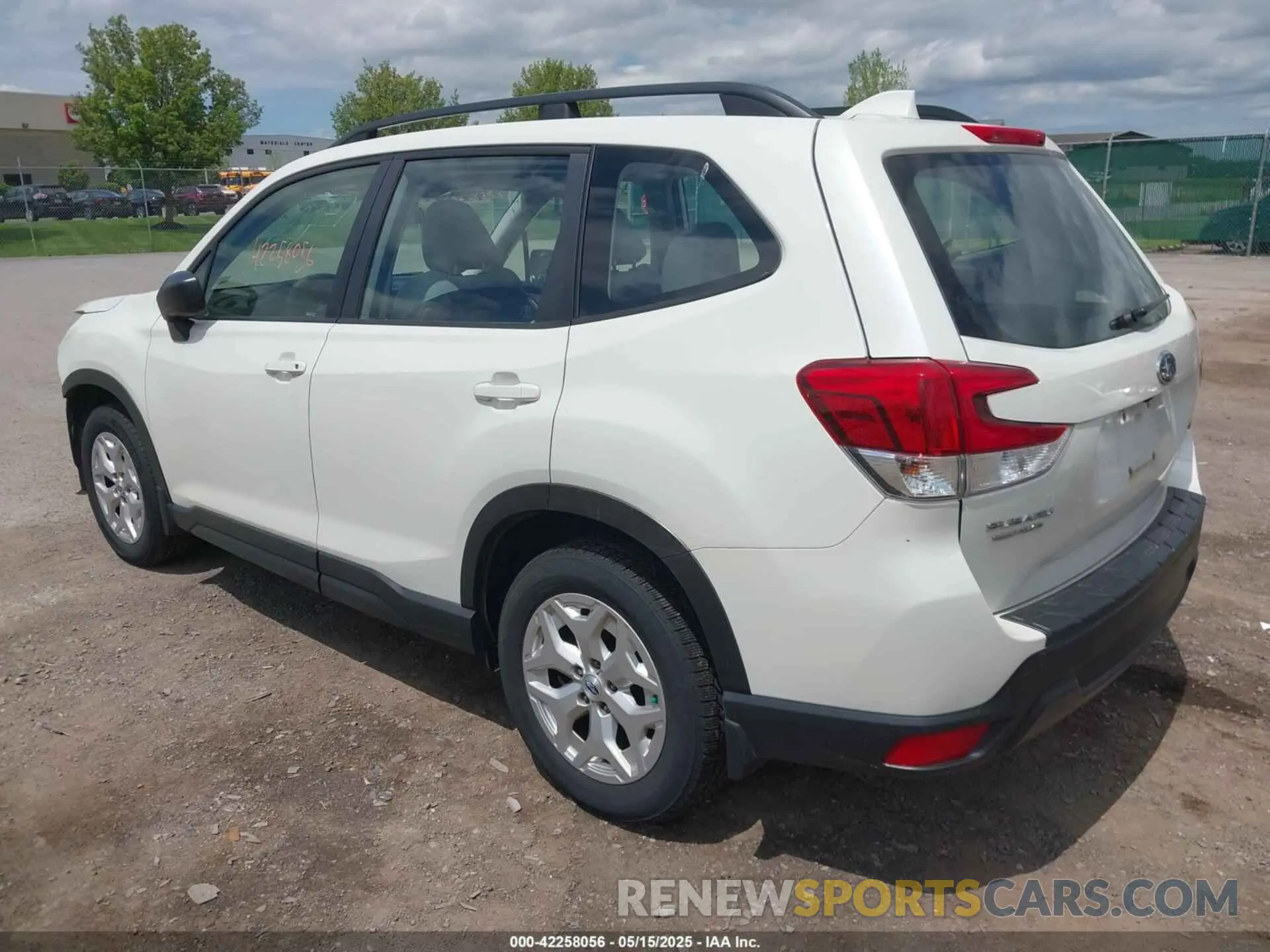 3 fotografías del automóvil dañado JF2SKADC3MH480153 SUBARU FORESTER 2021